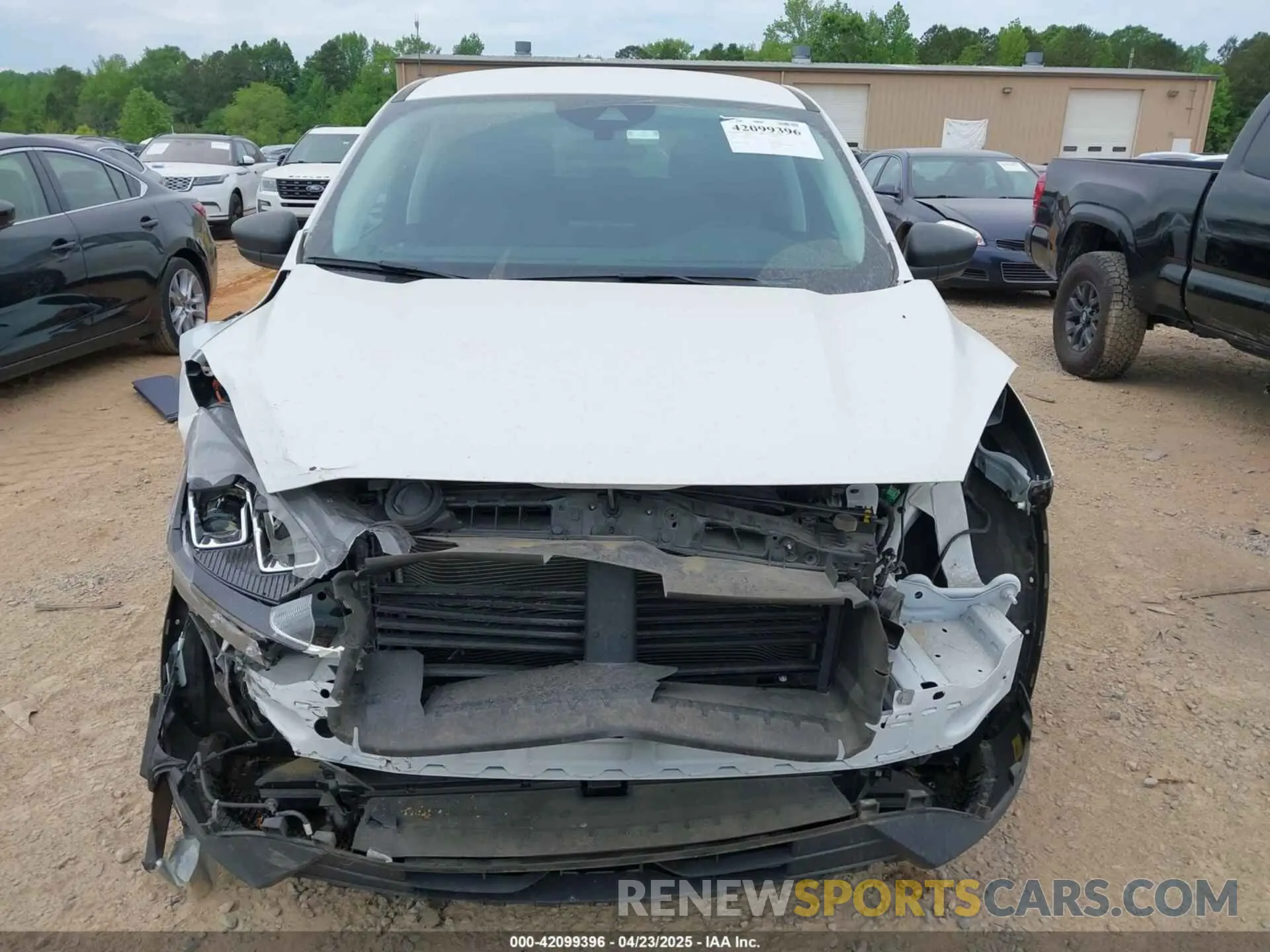 13 Photograph of a damaged car 1FMCU0BZ5NUA66830 FORD ESCAPE 2022