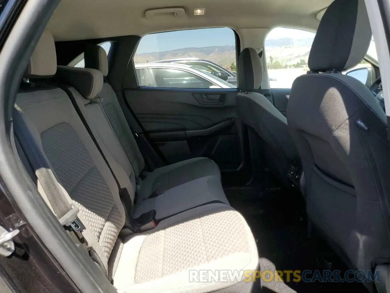 11 Photograph of a damaged car 1FMCU0BZ7NUB08236 FORD ESCAPE 2022