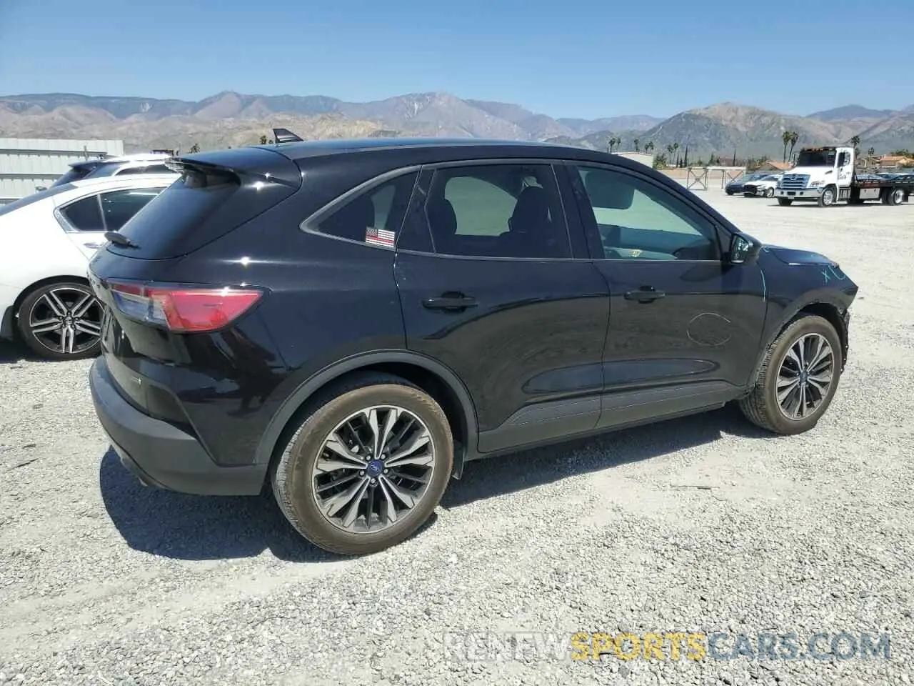 3 Photograph of a damaged car 1FMCU0BZ7NUB08236 FORD ESCAPE 2022