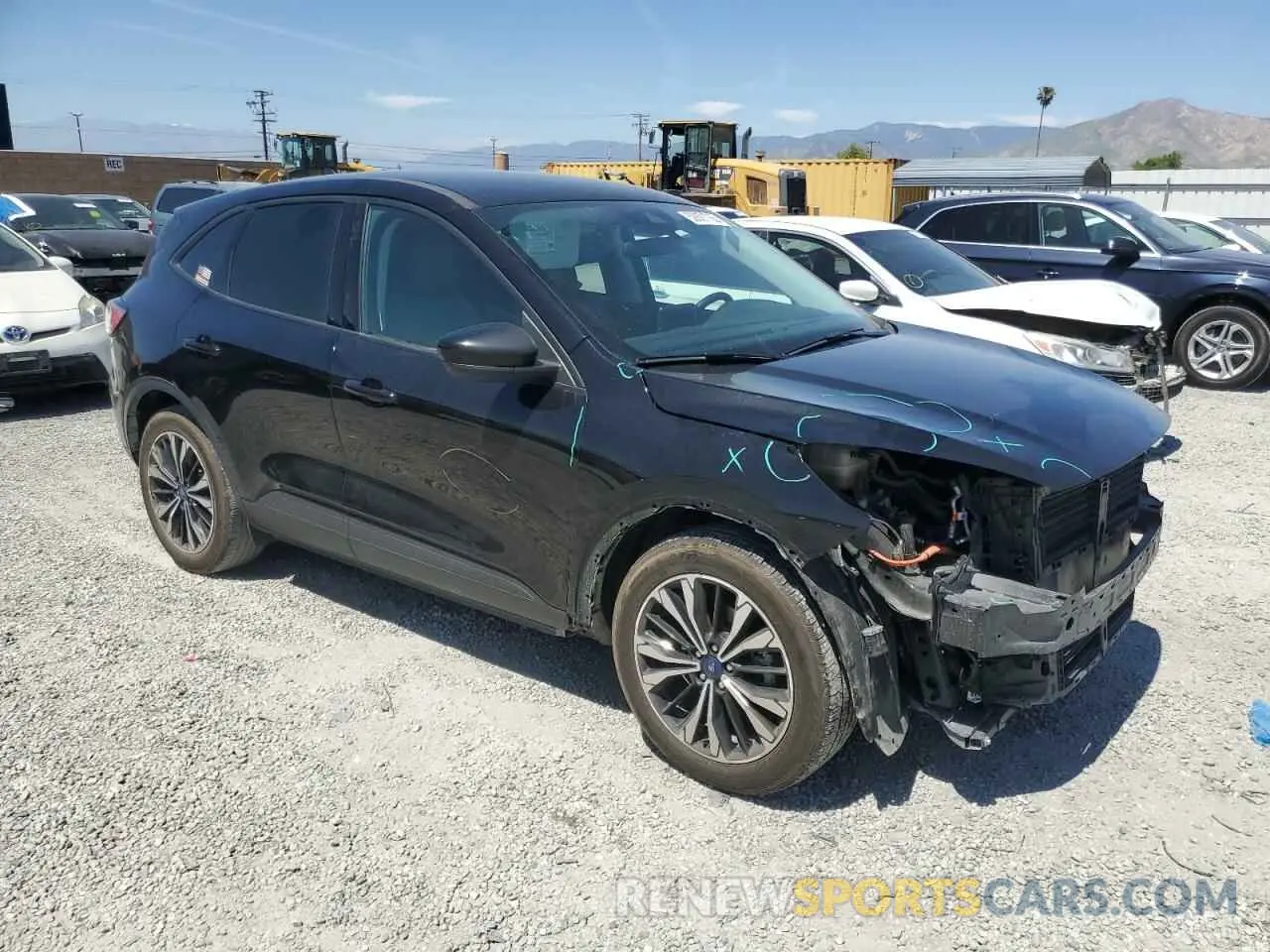 4 Photograph of a damaged car 1FMCU0BZ7NUB08236 FORD ESCAPE 2022