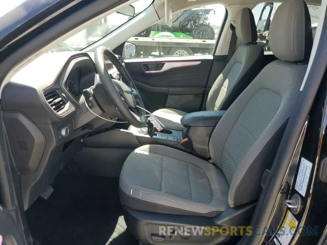 7 Photograph of a damaged car 1FMCU0BZ7NUB08236 FORD ESCAPE 2022
