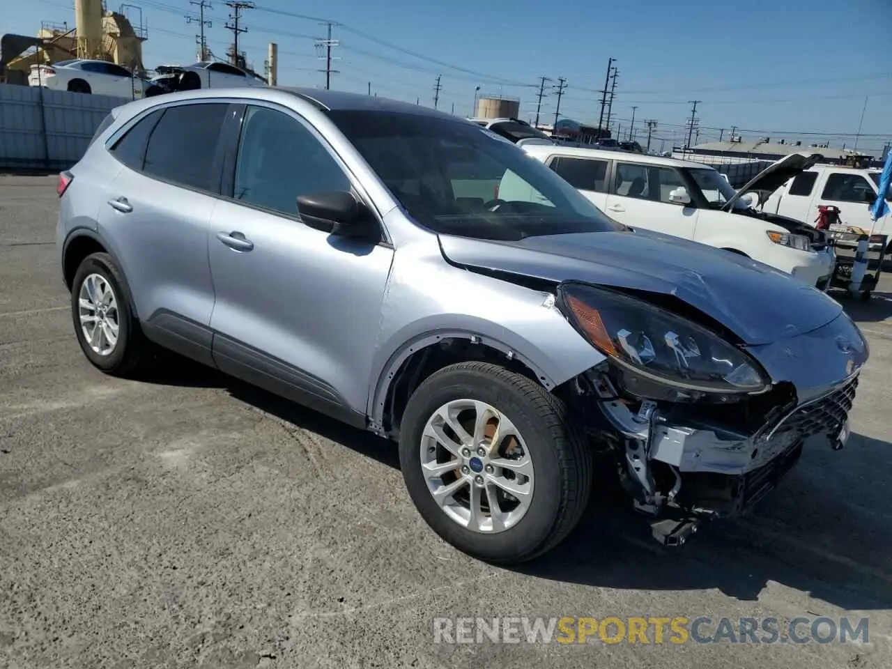 4 Photograph of a damaged car 1FMCU0BZ9NUA28338 FORD ESCAPE 2022