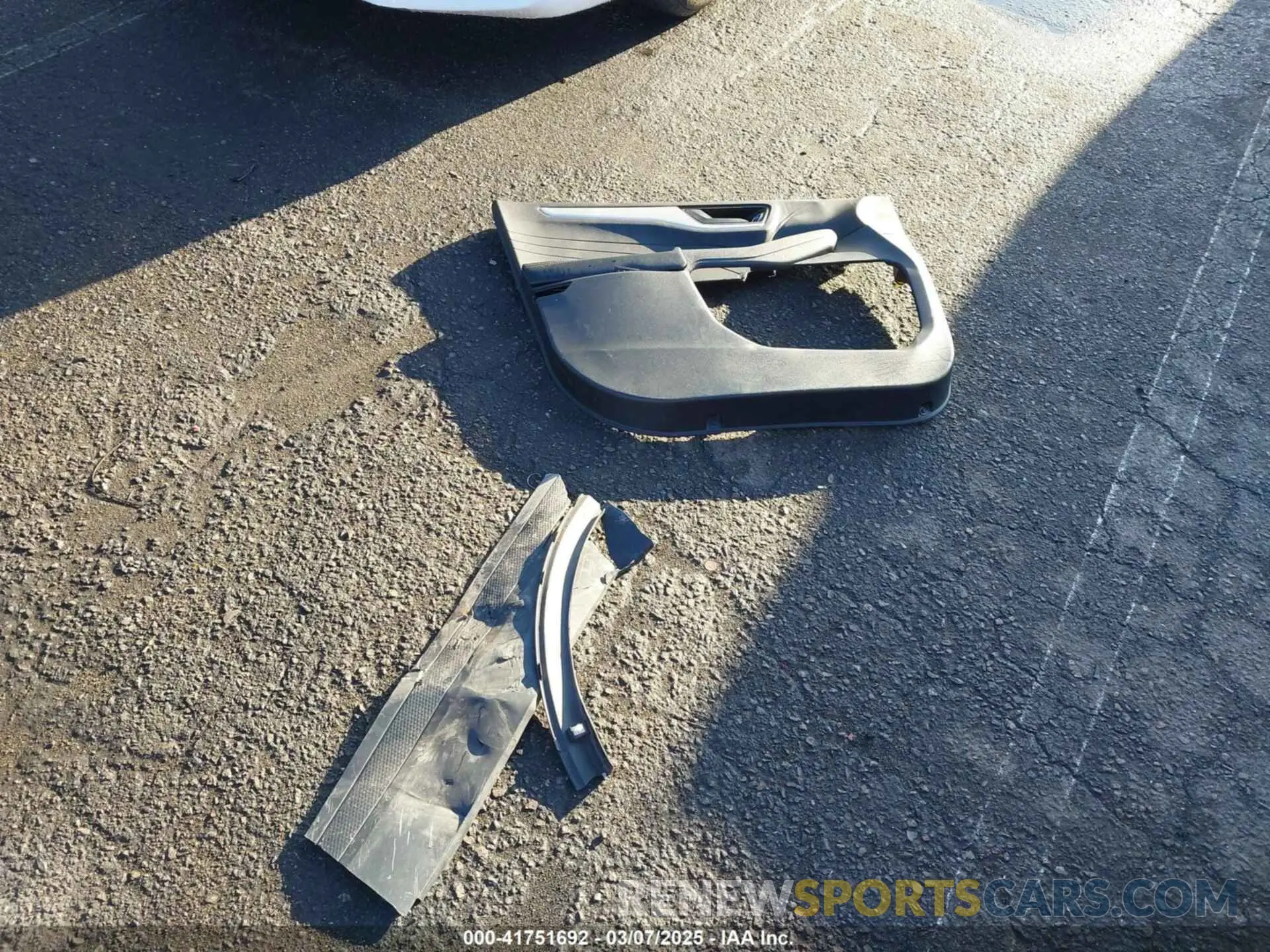 11 Photograph of a damaged car 1FMCU0BZ9NUA28596 FORD ESCAPE 2022