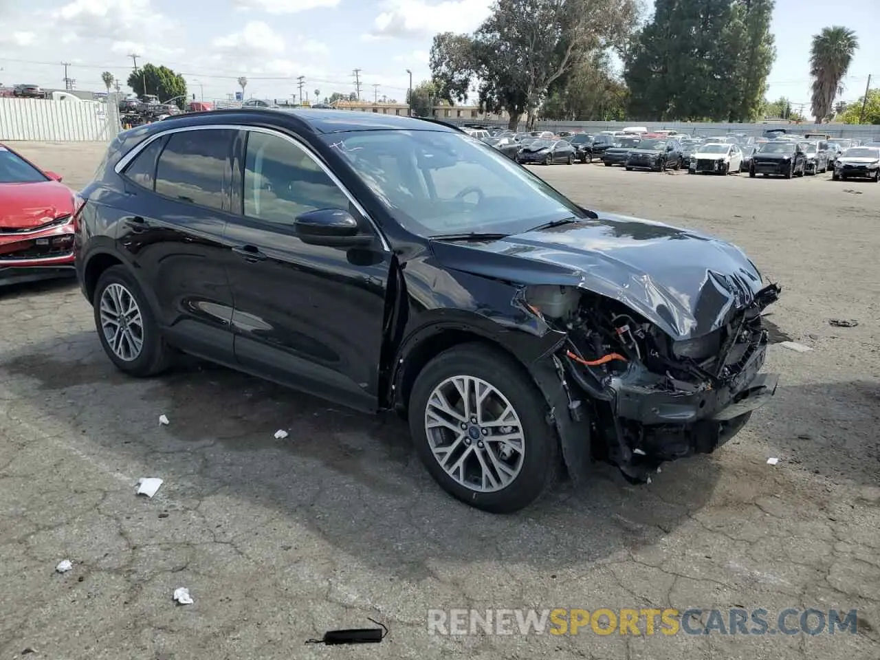 4 Photograph of a damaged car 1FMCU0CZ0NUA93710 FORD ESCAPE 2022