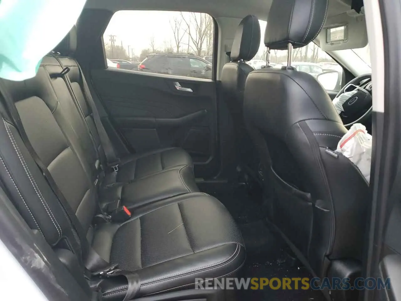 11 Photograph of a damaged car 1FMCU0CZ2NUA13873 FORD ESCAPE 2022