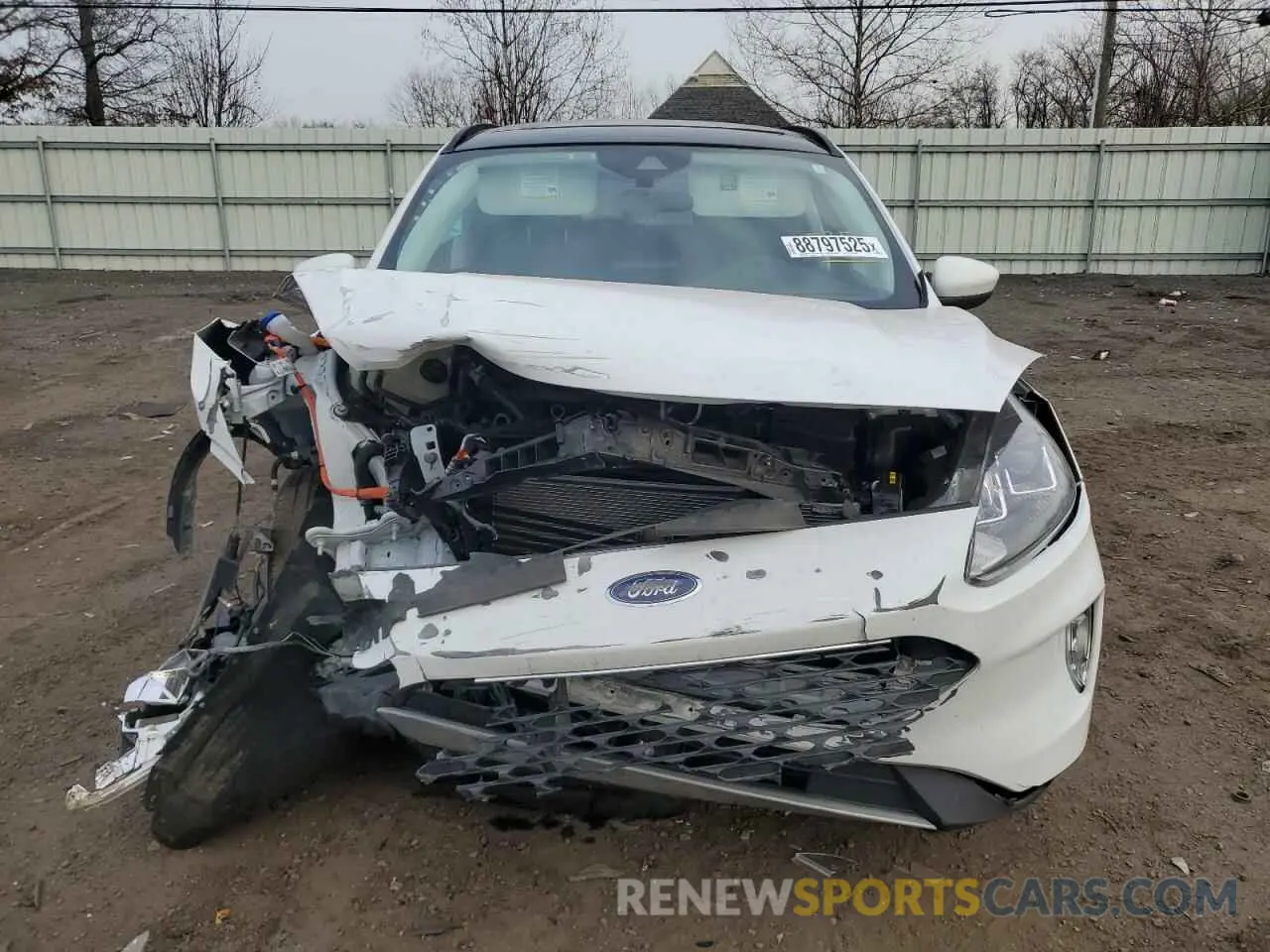 5 Photograph of a damaged car 1FMCU0CZ2NUA13873 FORD ESCAPE 2022