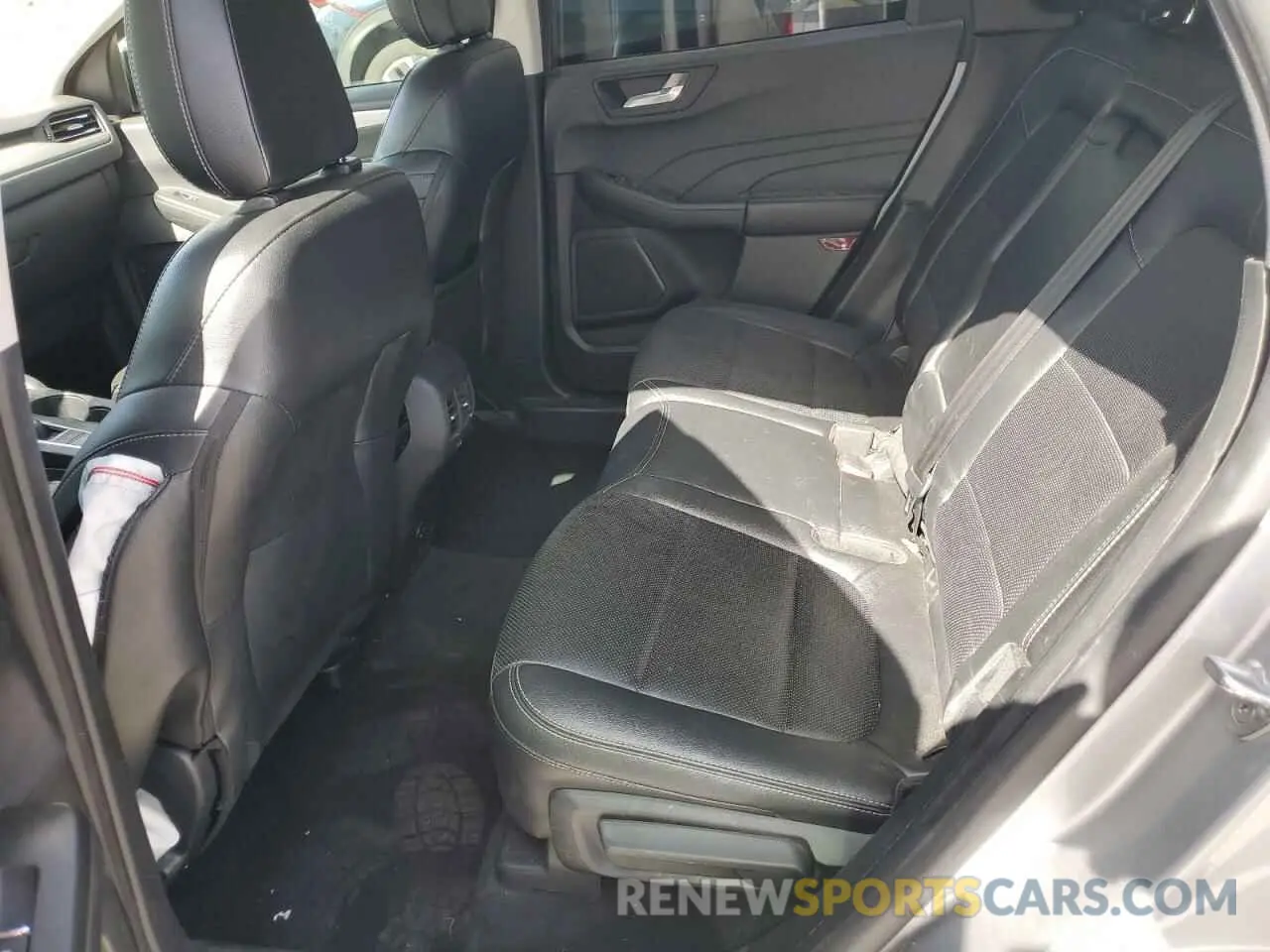11 Photograph of a damaged car 1FMCU0CZ2NUA16871 FORD ESCAPE 2022