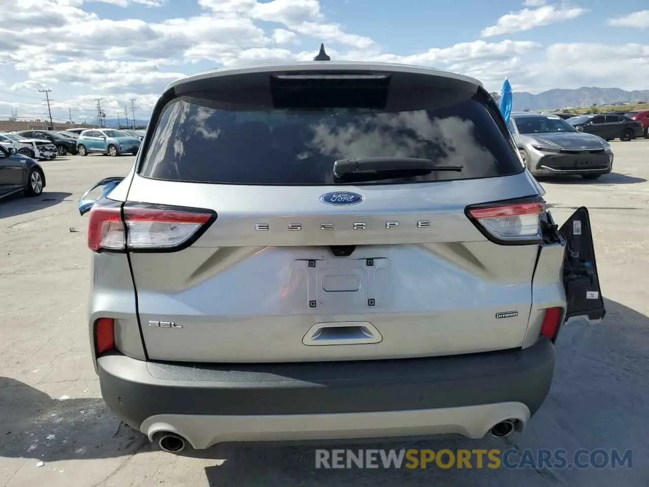 6 Photograph of a damaged car 1FMCU0CZ2NUA16871 FORD ESCAPE 2022