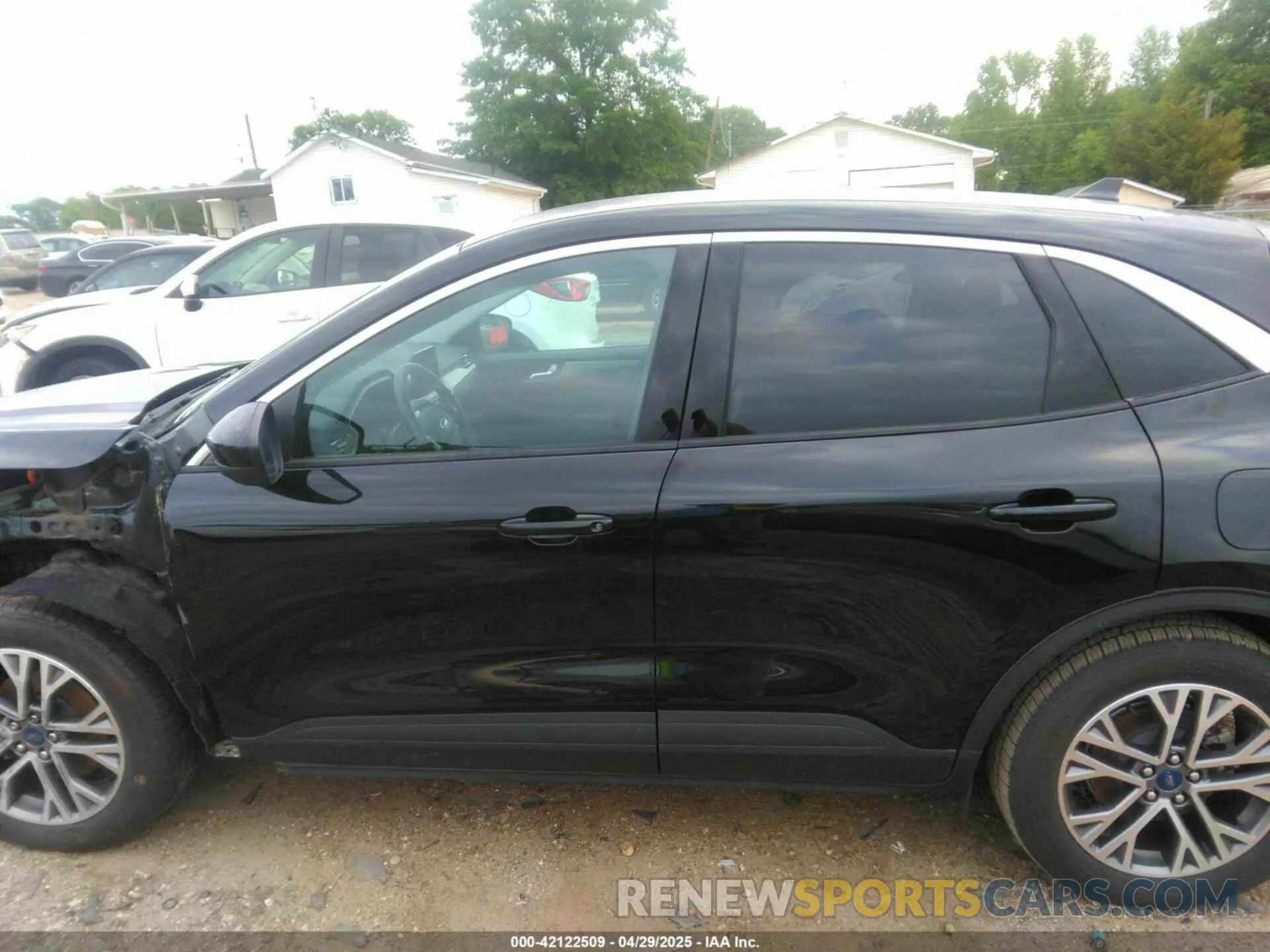14 Photograph of a damaged car 1FMCU0CZ5NUB47048 FORD ESCAPE 2022