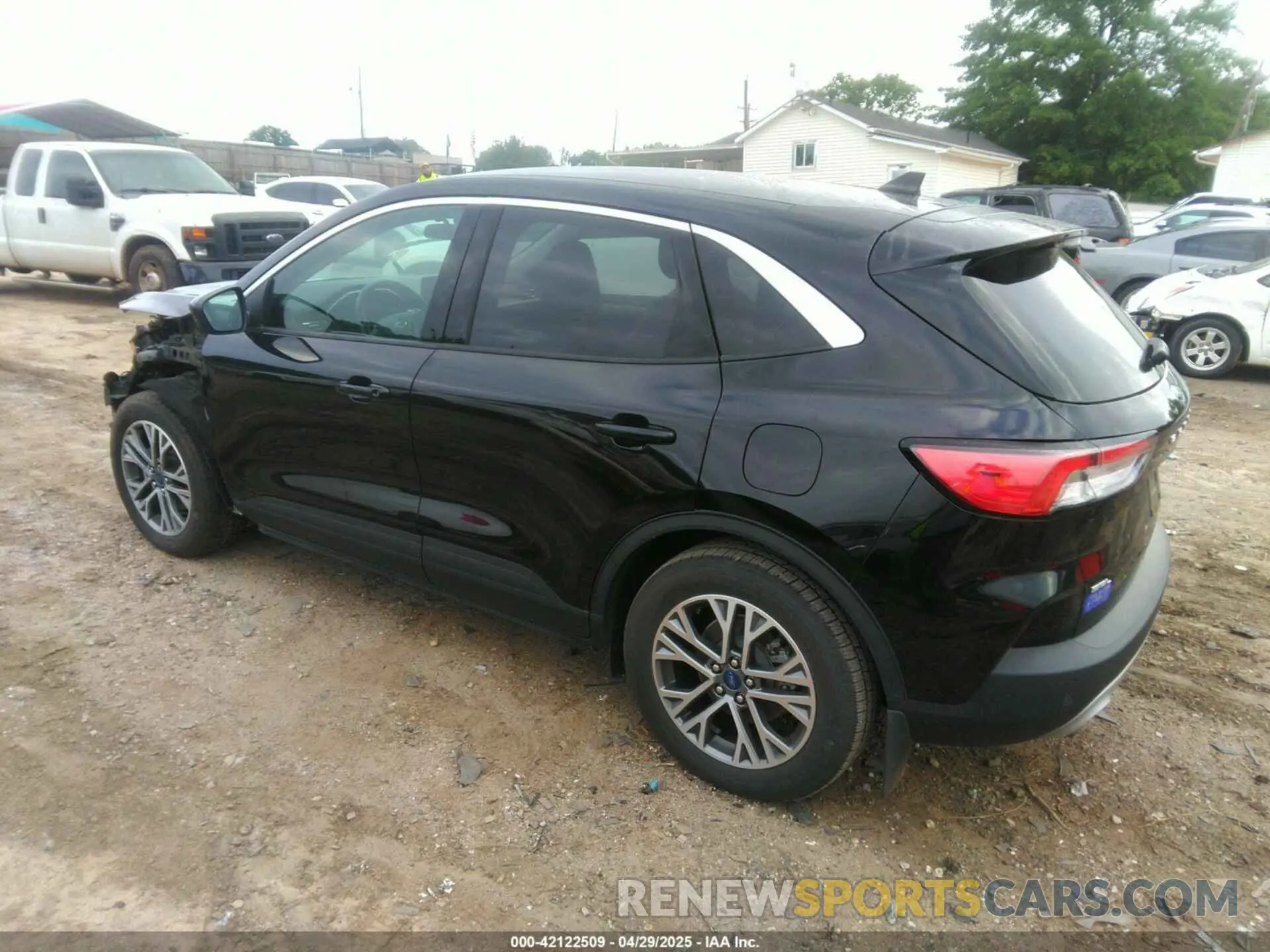 3 Photograph of a damaged car 1FMCU0CZ5NUB47048 FORD ESCAPE 2022