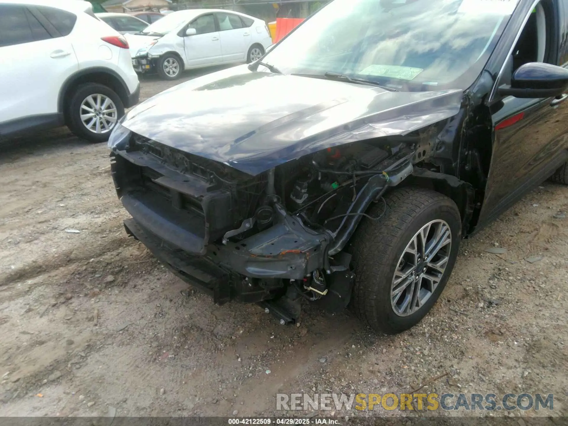 6 Photograph of a damaged car 1FMCU0CZ5NUB47048 FORD ESCAPE 2022
