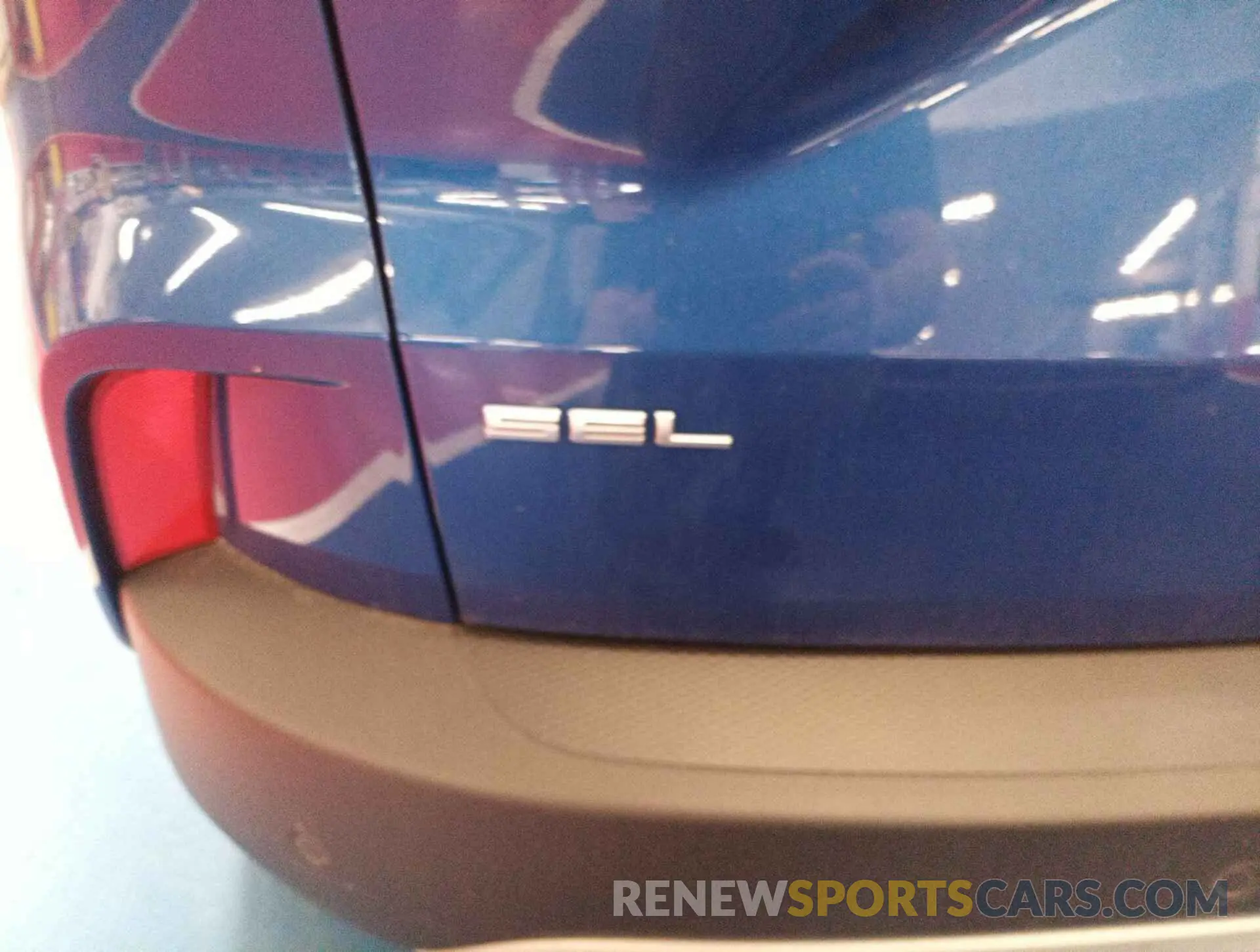 6 Photograph of a damaged car 1FMCU0CZ8NUB45374 FORD ESCAPE 2022