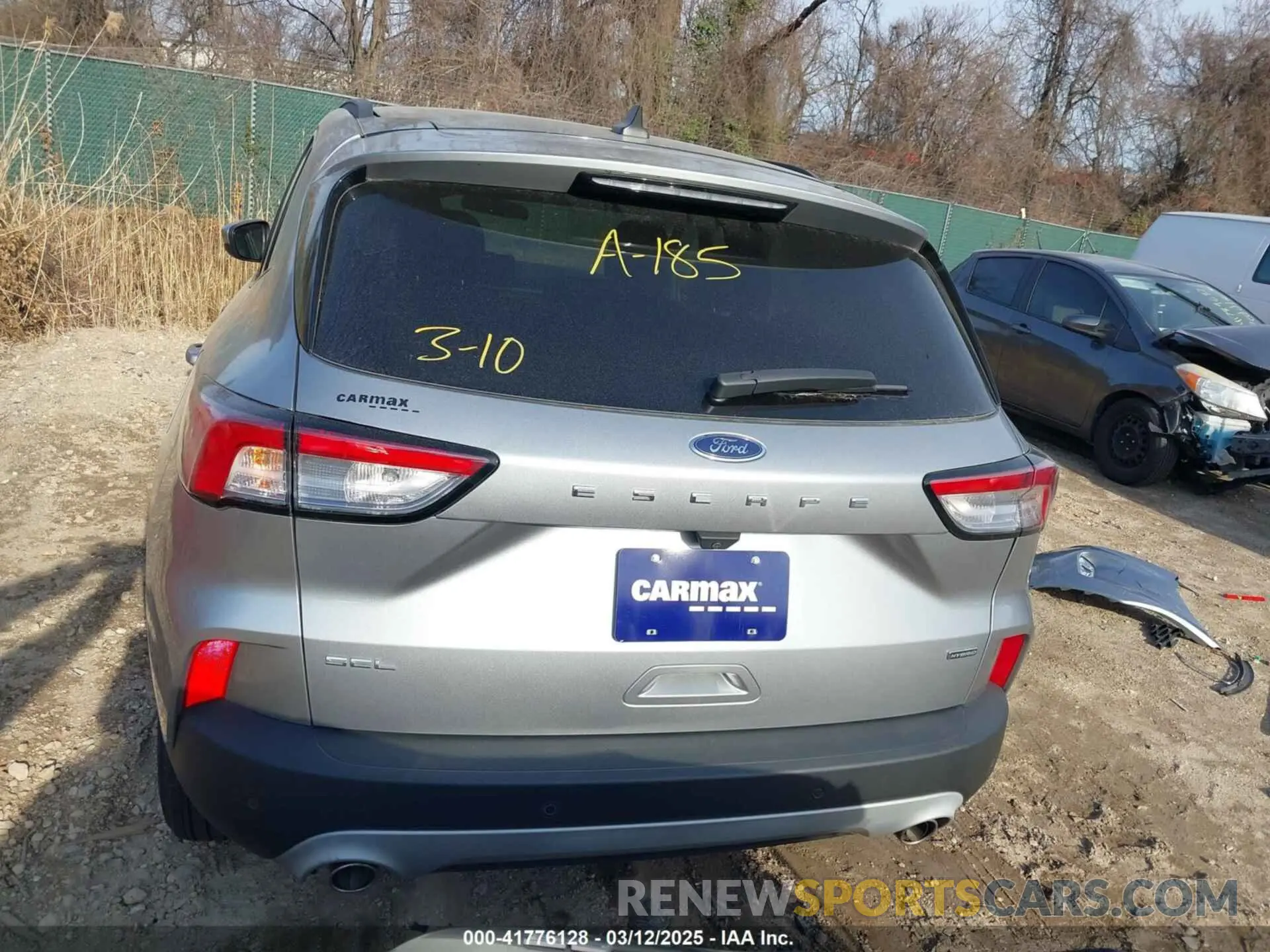 17 Photograph of a damaged car 1FMCU0CZXNUA97120 FORD ESCAPE 2022