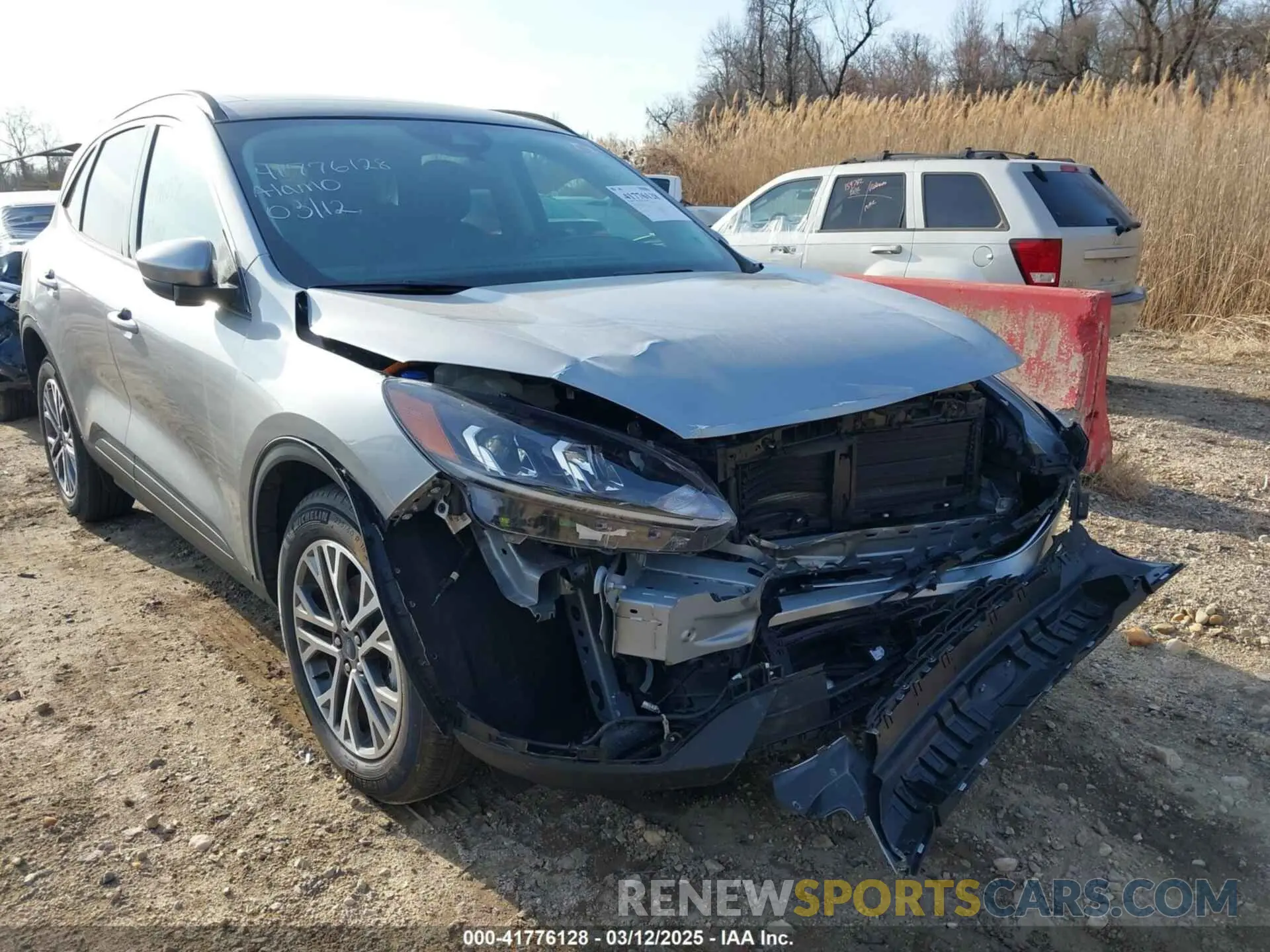 18 Photograph of a damaged car 1FMCU0CZXNUA97120 FORD ESCAPE 2022