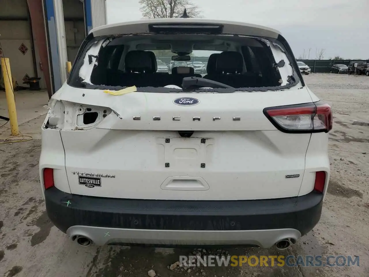6 Photograph of a damaged car 1FMCU0DZ6NUA03278 FORD ESCAPE 2022