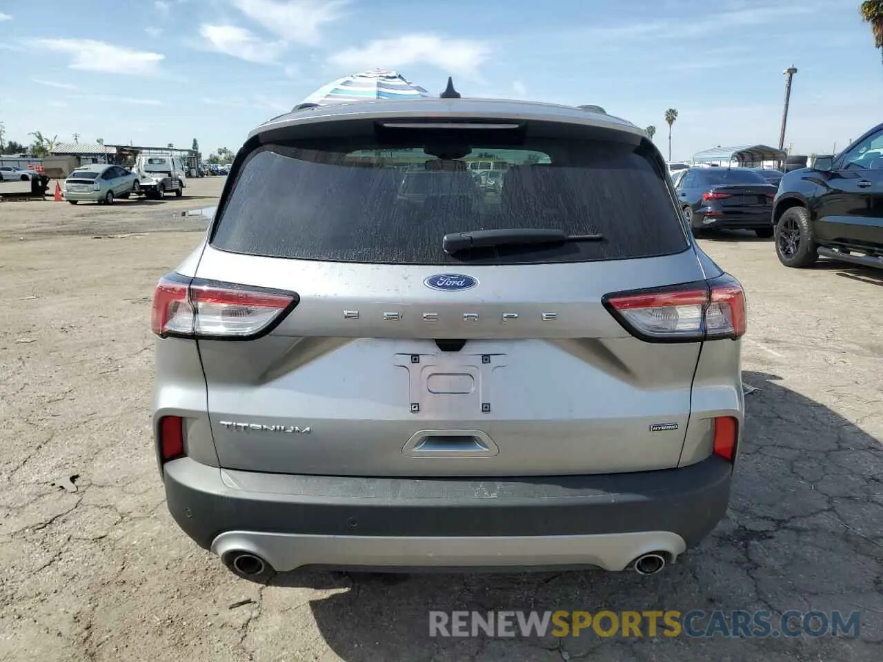 6 Photograph of a damaged car 1FMCU0DZ9NUA26232 FORD ESCAPE 2022