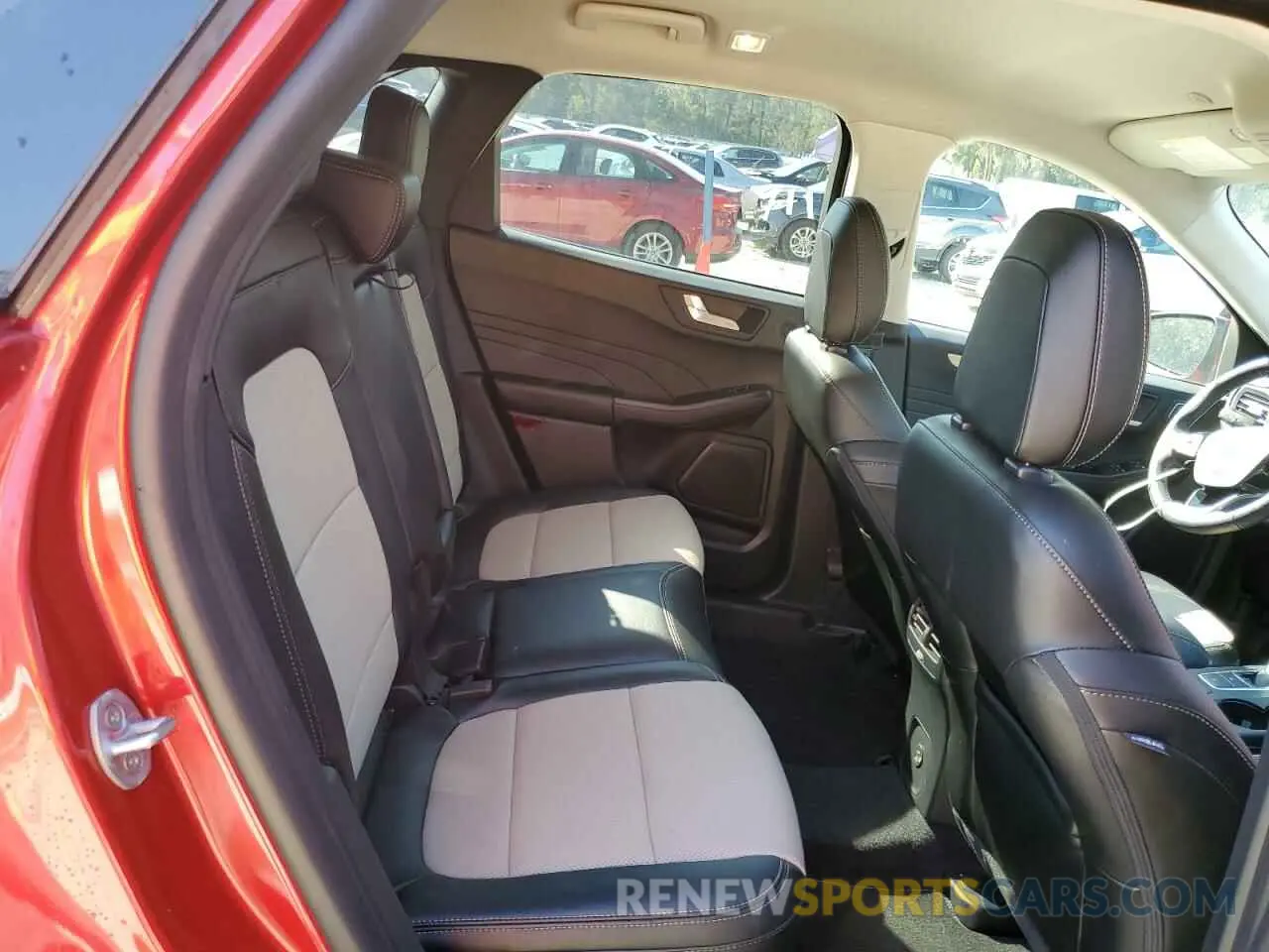 11 Photograph of a damaged car 1FMCU0DZXNUA92093 FORD ESCAPE 2022