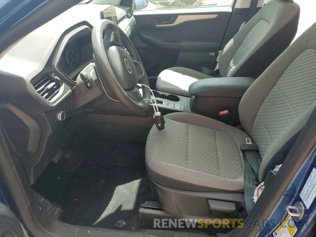 7 Photograph of a damaged car 1FMCU0EZ5NUA85647 FORD ESCAPE 2022
