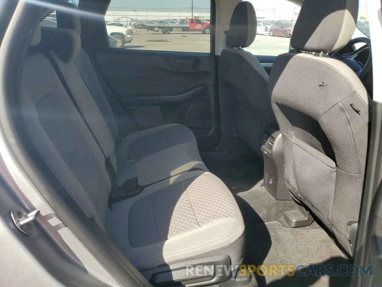 11 Photograph of a damaged car 1FMCU0EZ8NUA19724 FORD ESCAPE 2022