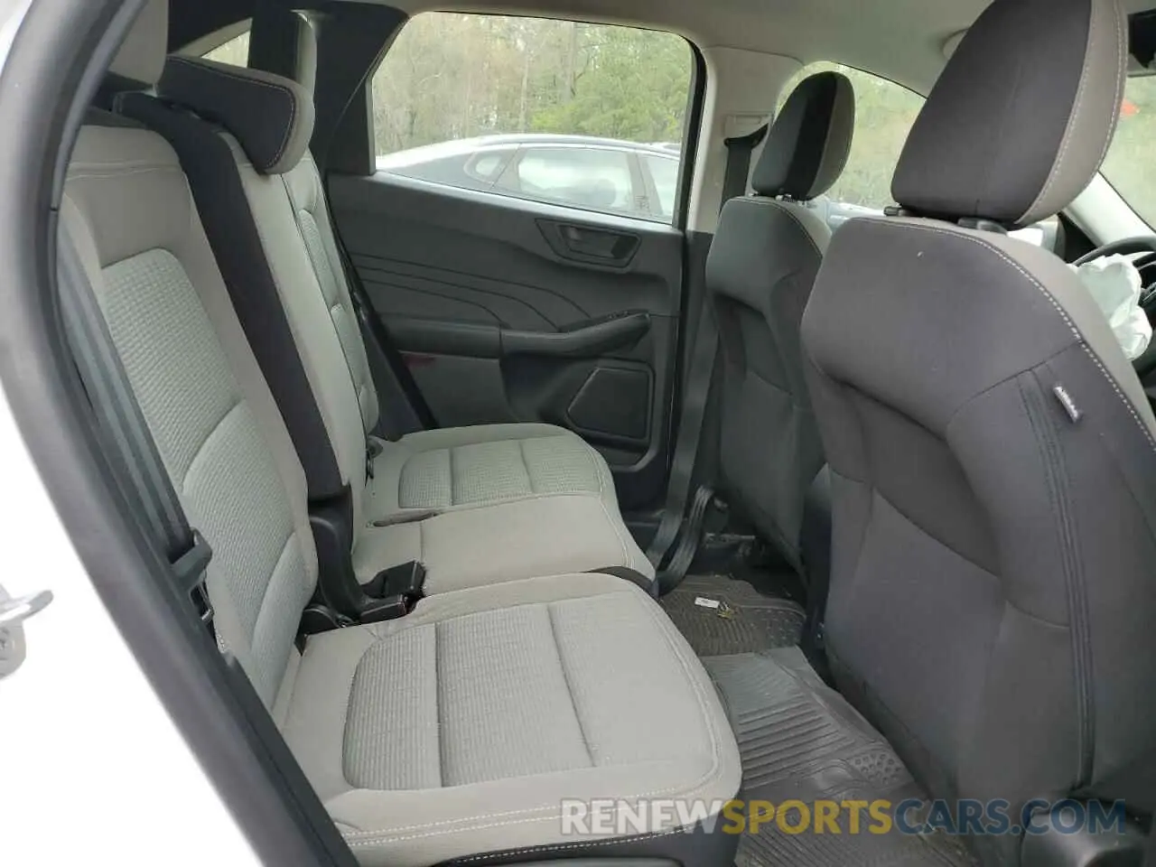 11 Photograph of a damaged car 1FMCU0F60NUB52546 FORD ESCAPE 2022