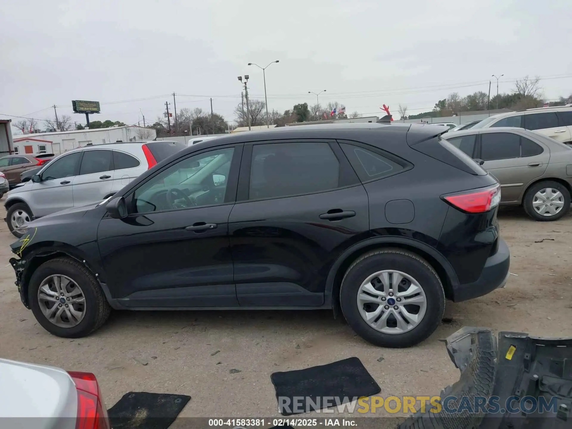 15 Photograph of a damaged car 1FMCU0F61NUA35686 FORD ESCAPE 2022