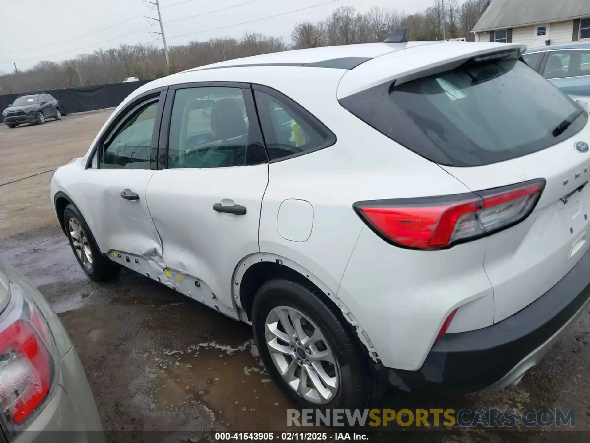 3 Photograph of a damaged car 1FMCU0F63NUA08747 FORD ESCAPE 2022