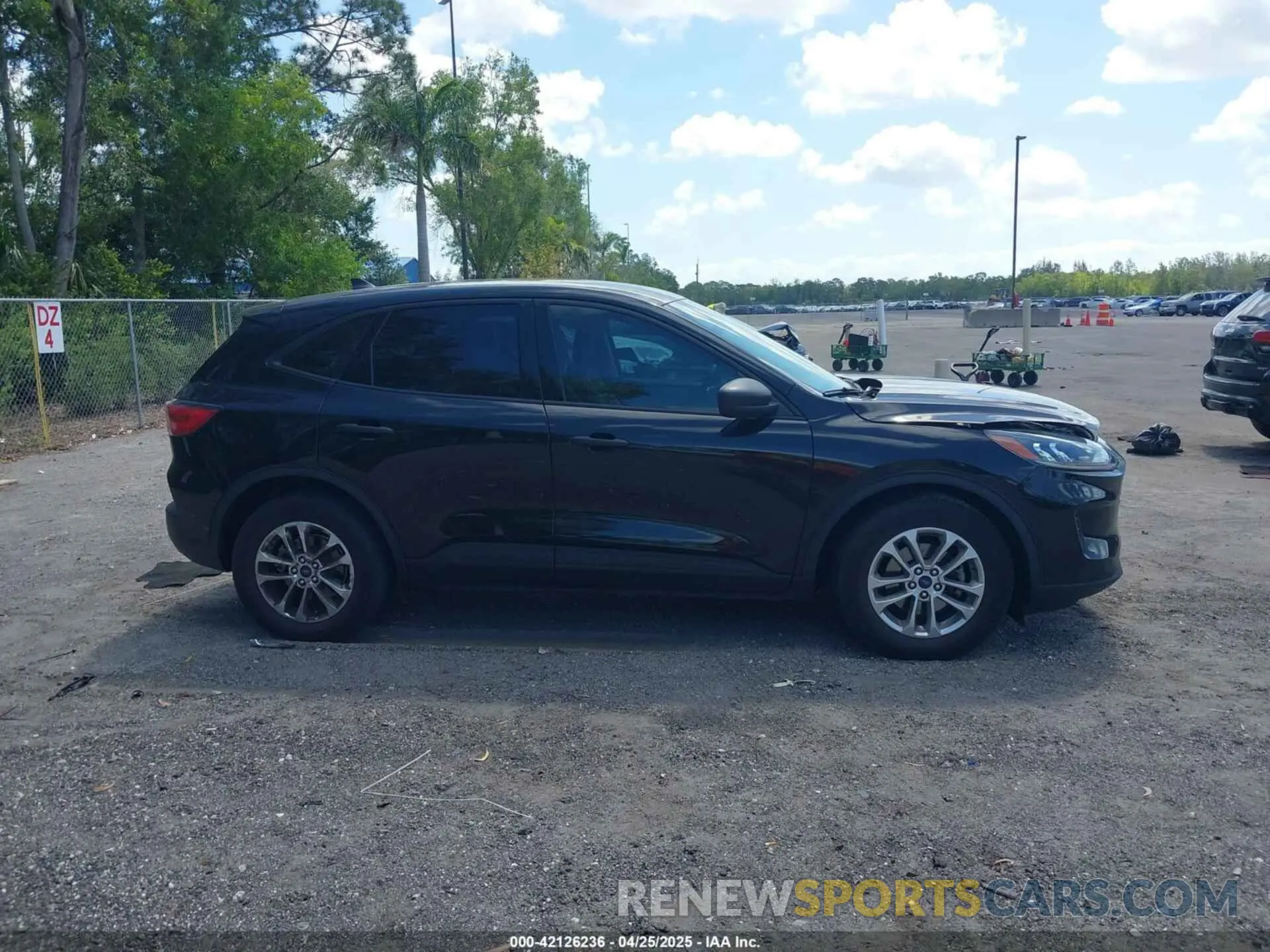 13 Photograph of a damaged car 1FMCU0F63NUB70636 FORD ESCAPE 2022