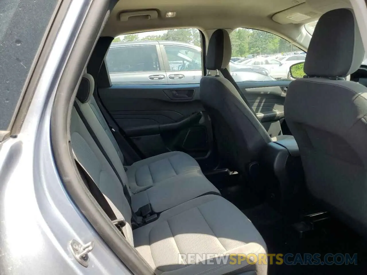 11 Photograph of a damaged car 1FMCU0F64NUA81772 FORD ESCAPE 2022