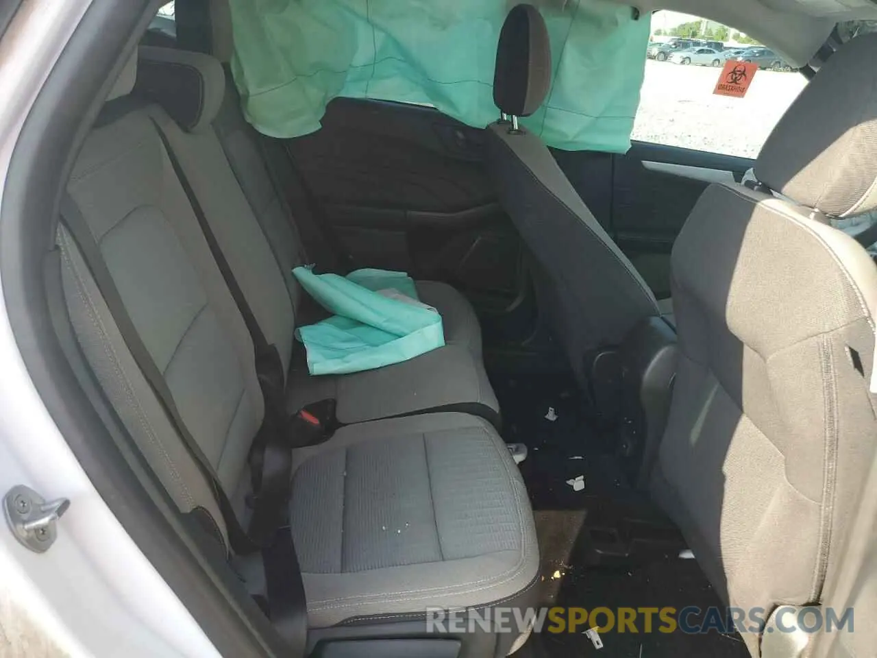 11 Photograph of a damaged car 1FMCU0F65NUB30610 FORD ESCAPE 2022