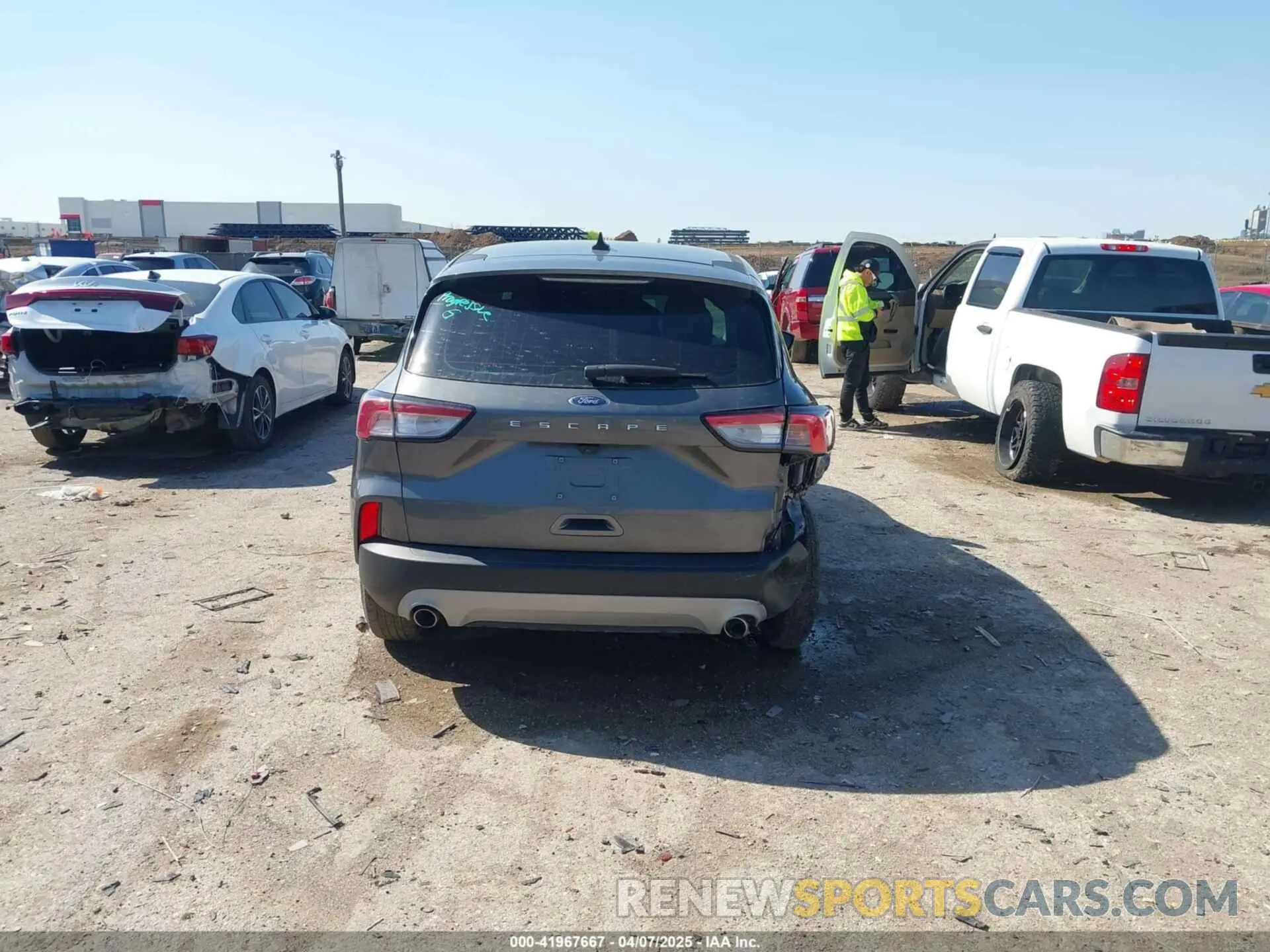 16 Photograph of a damaged car 1FMCU0F66NUA05518 FORD ESCAPE 2022