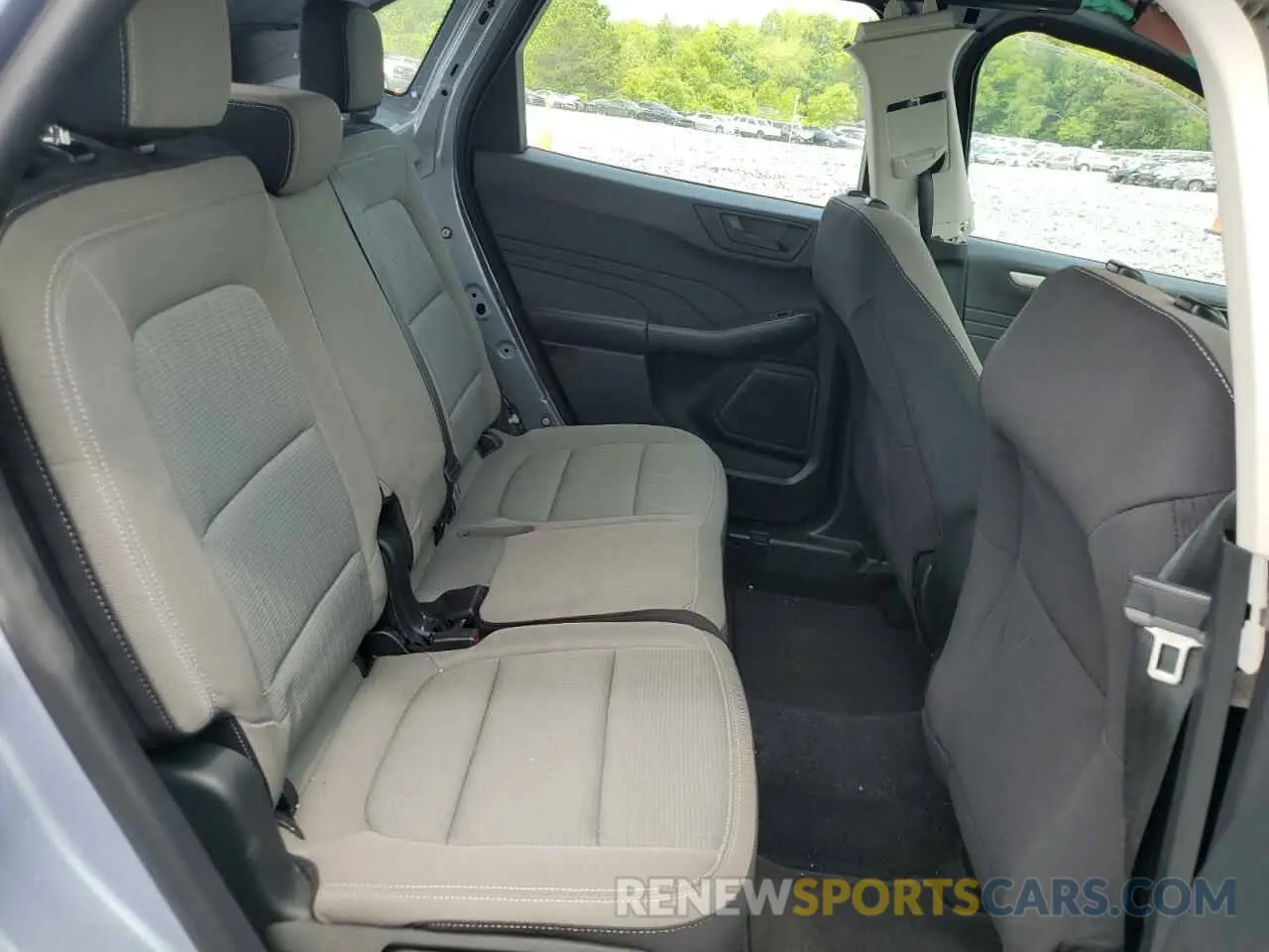 11 Photograph of a damaged car 1FMCU0F66NUA61863 FORD ESCAPE 2022