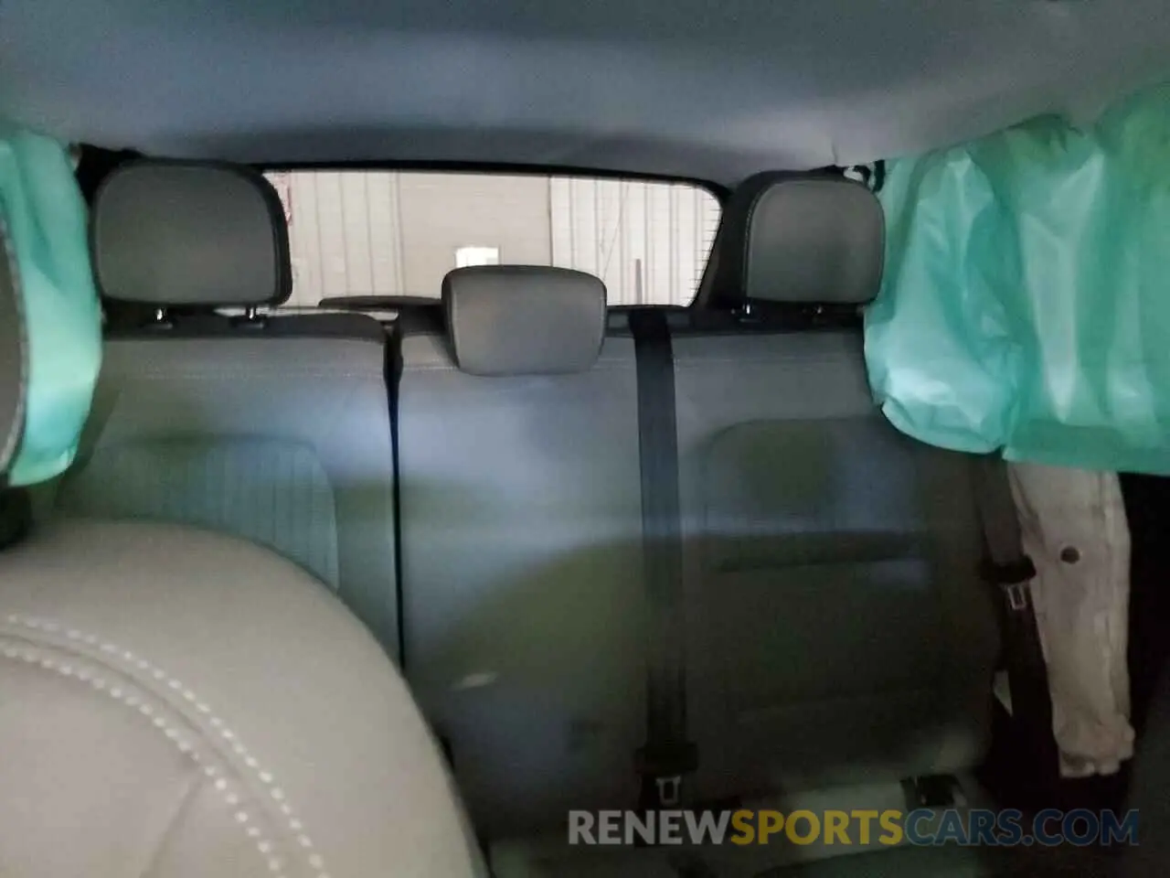 10 Photograph of a damaged car 1FMCU0F68NUB52603 FORD ESCAPE 2022