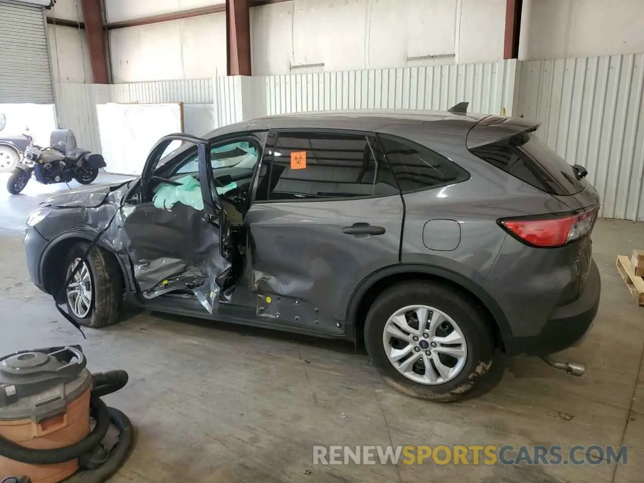 2 Photograph of a damaged car 1FMCU0F68NUB52603 FORD ESCAPE 2022