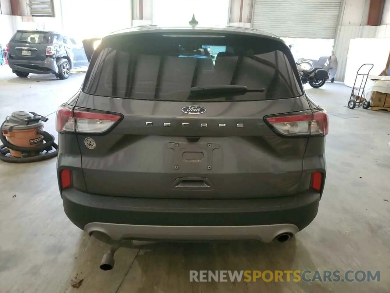 6 Photograph of a damaged car 1FMCU0F68NUB52603 FORD ESCAPE 2022