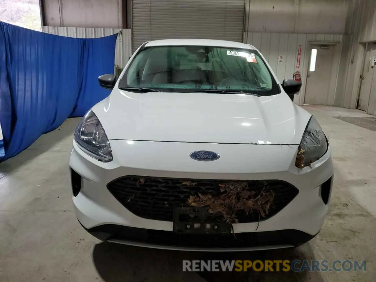 5 Photograph of a damaged car 1FMCU0F69NUA84814 FORD ESCAPE 2022