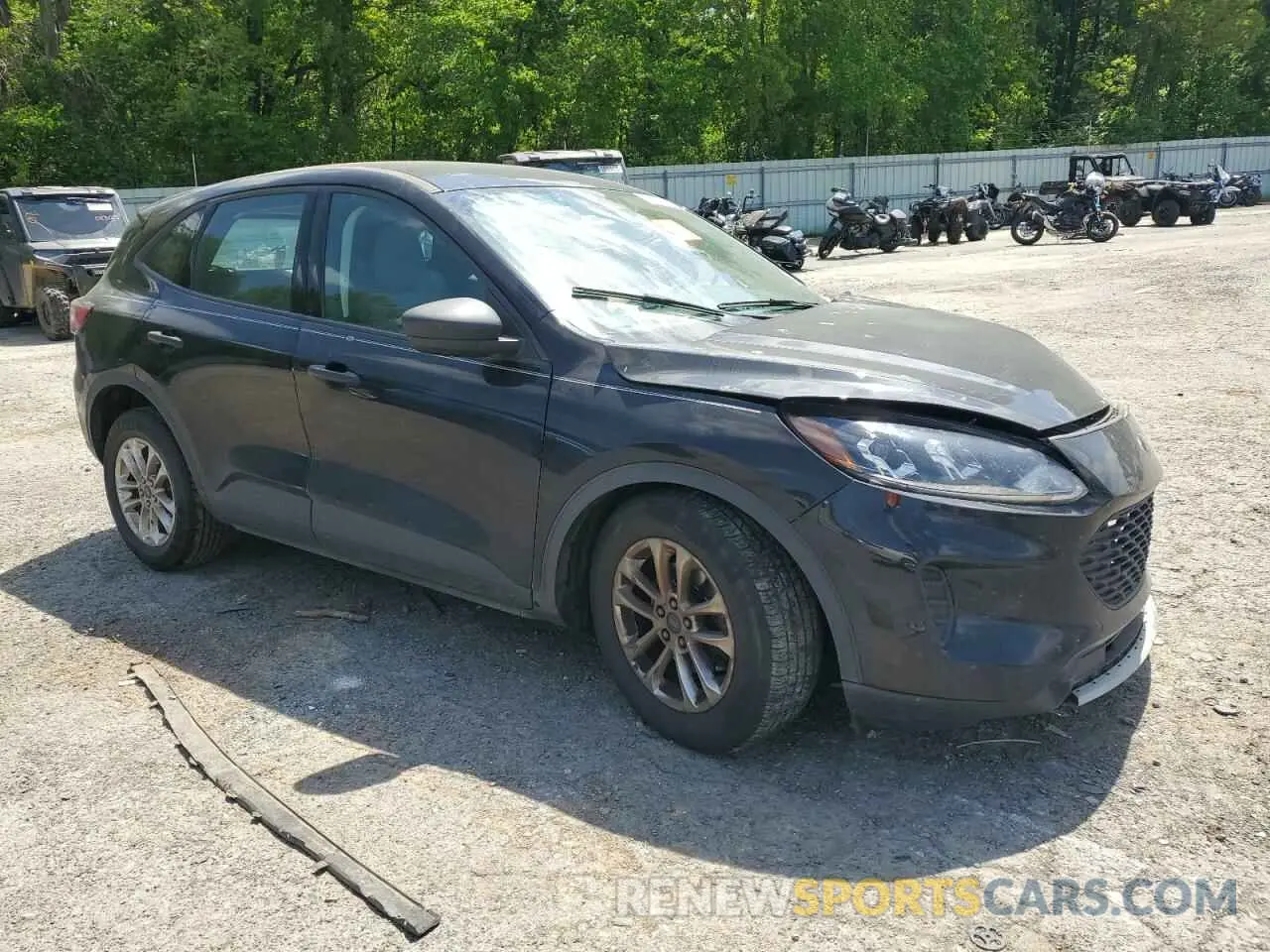 4 Photograph of a damaged car 1FMCU0F6XNUA09720 FORD ESCAPE 2022