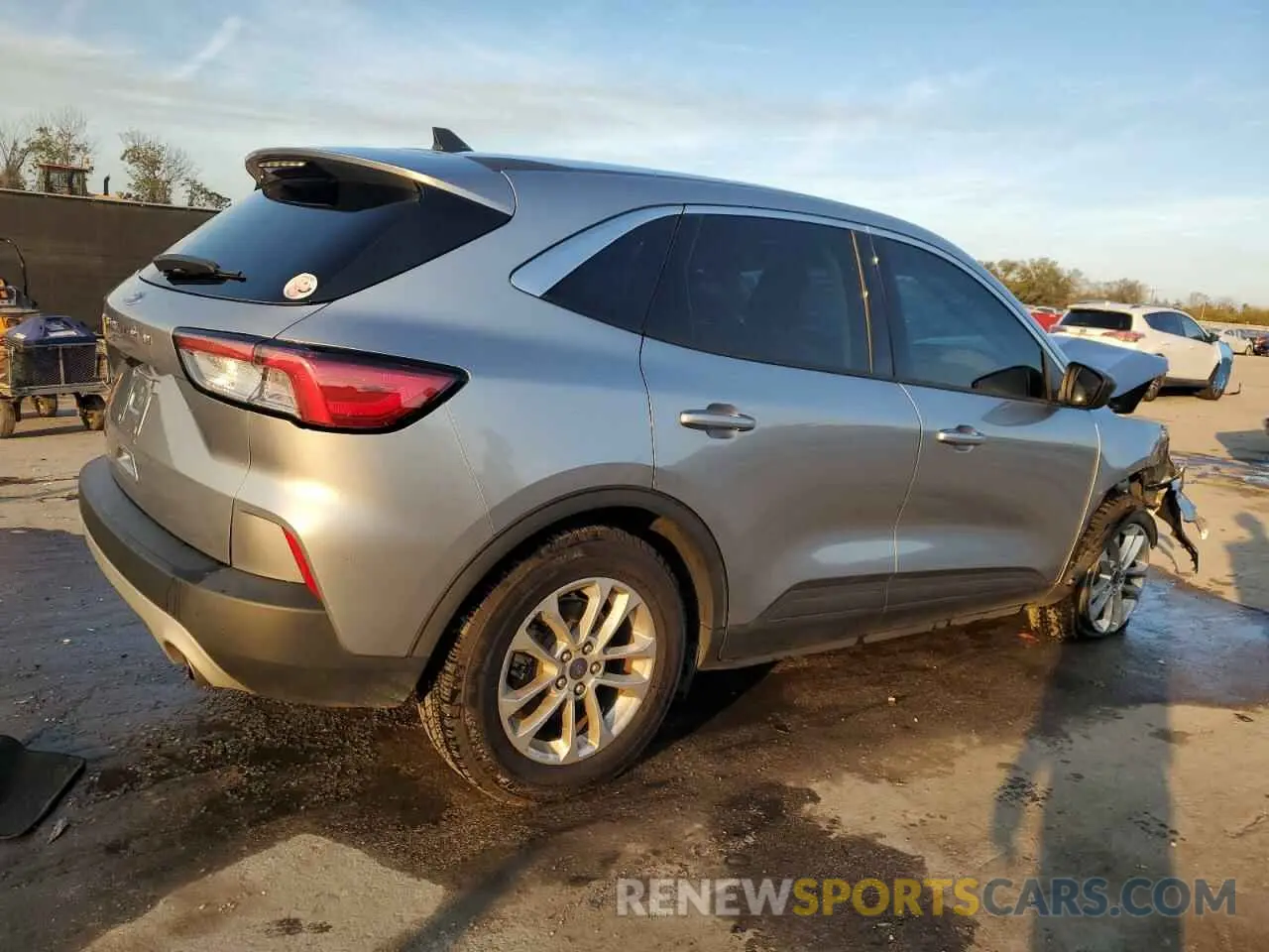 3 Photograph of a damaged car 1FMCU0G60NUA12754 FORD ESCAPE 2022