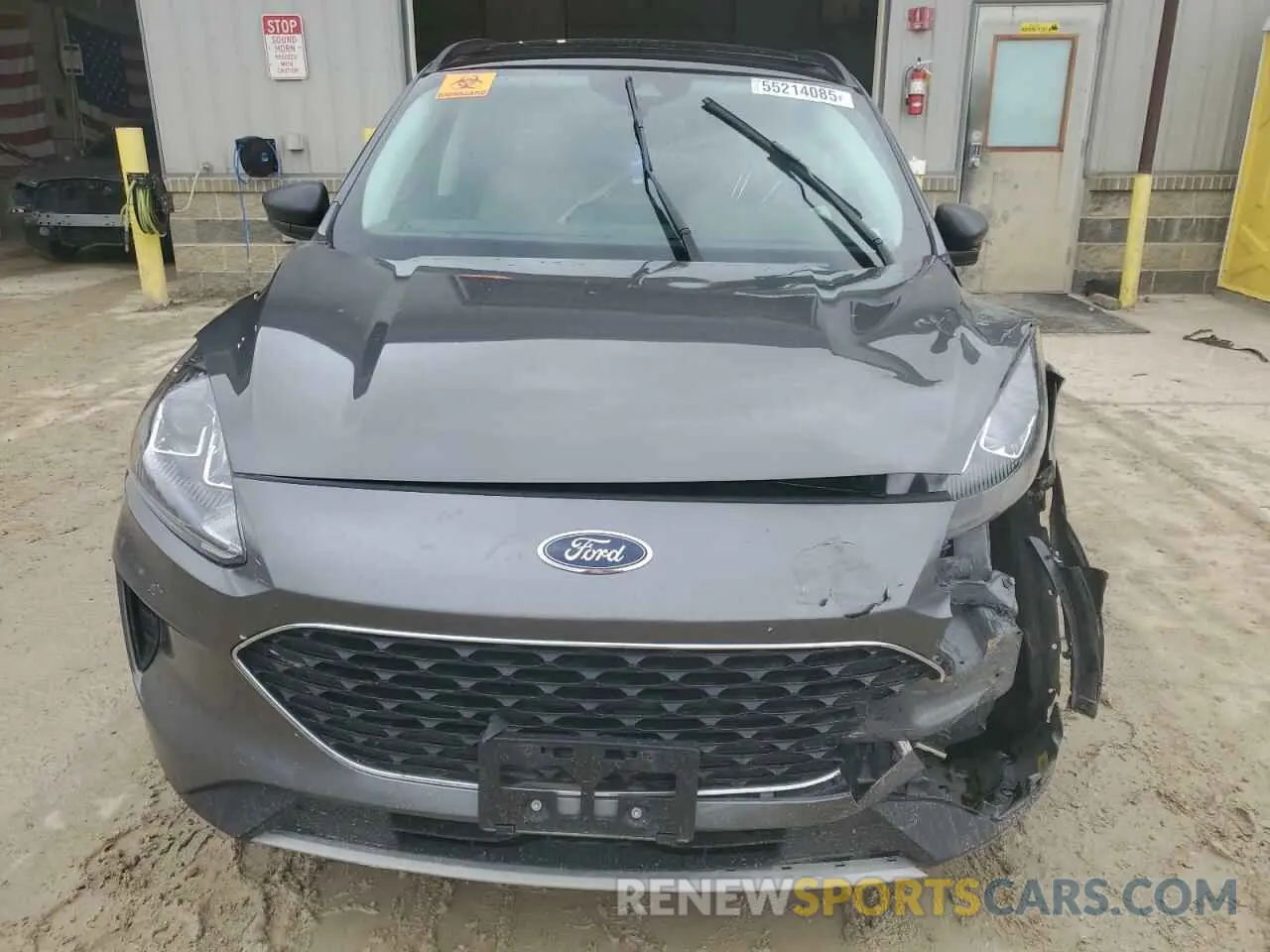 5 Photograph of a damaged car 1FMCU0G60NUA37153 FORD ESCAPE 2022