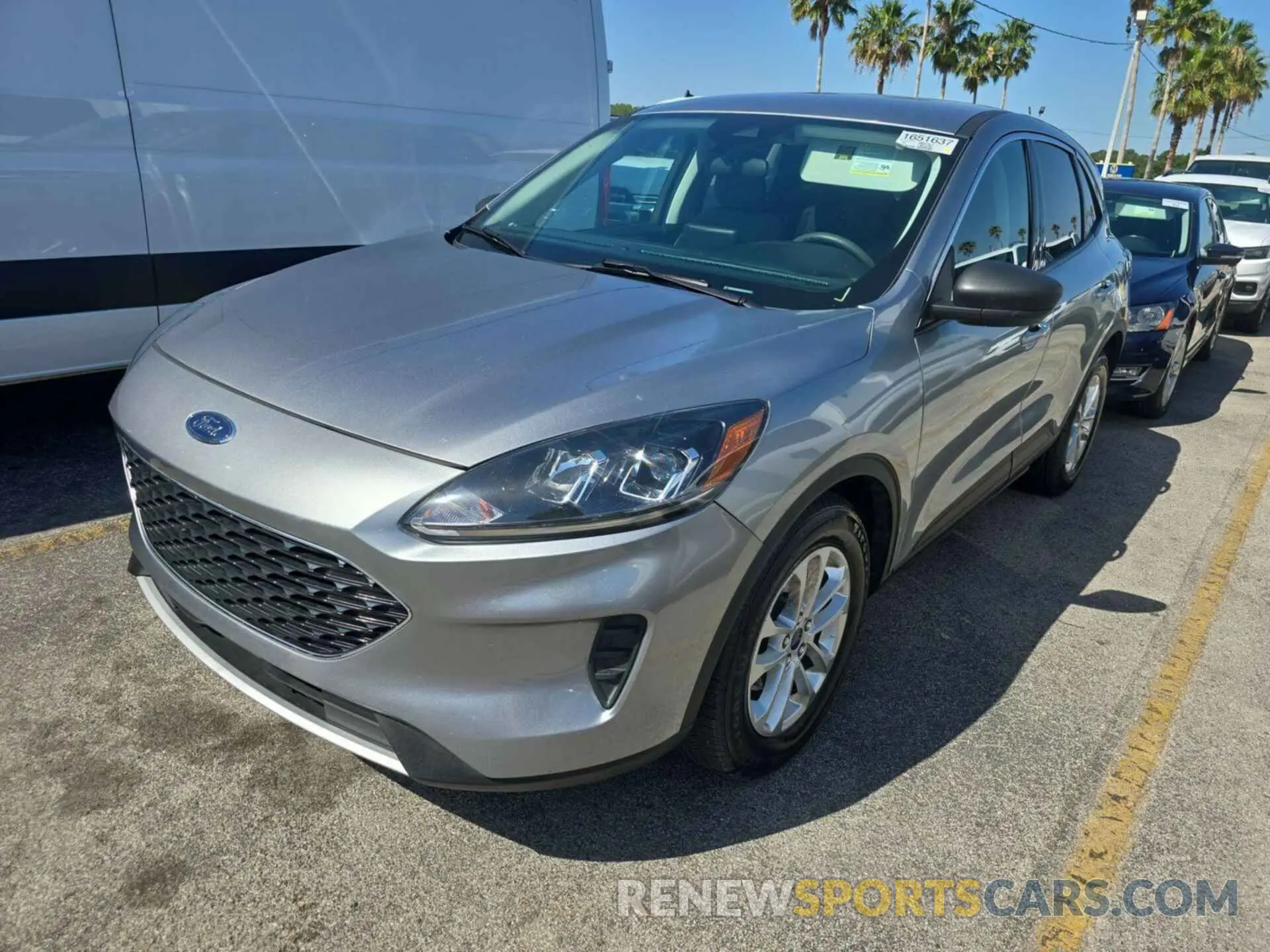 18 Photograph of a damaged car 1FMCU0G60NUA61503 FORD ESCAPE 2022