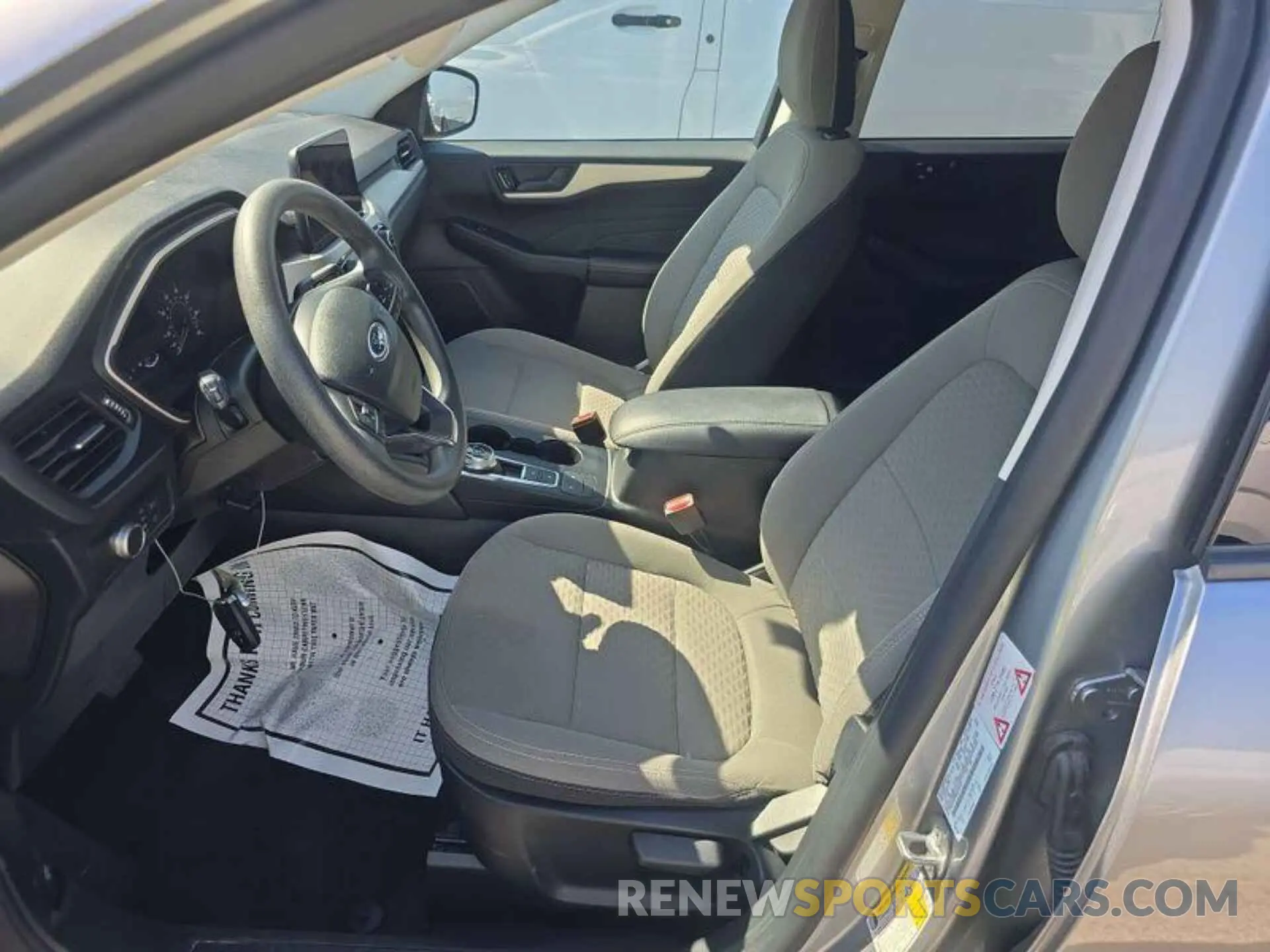 6 Photograph of a damaged car 1FMCU0G60NUA61503 FORD ESCAPE 2022