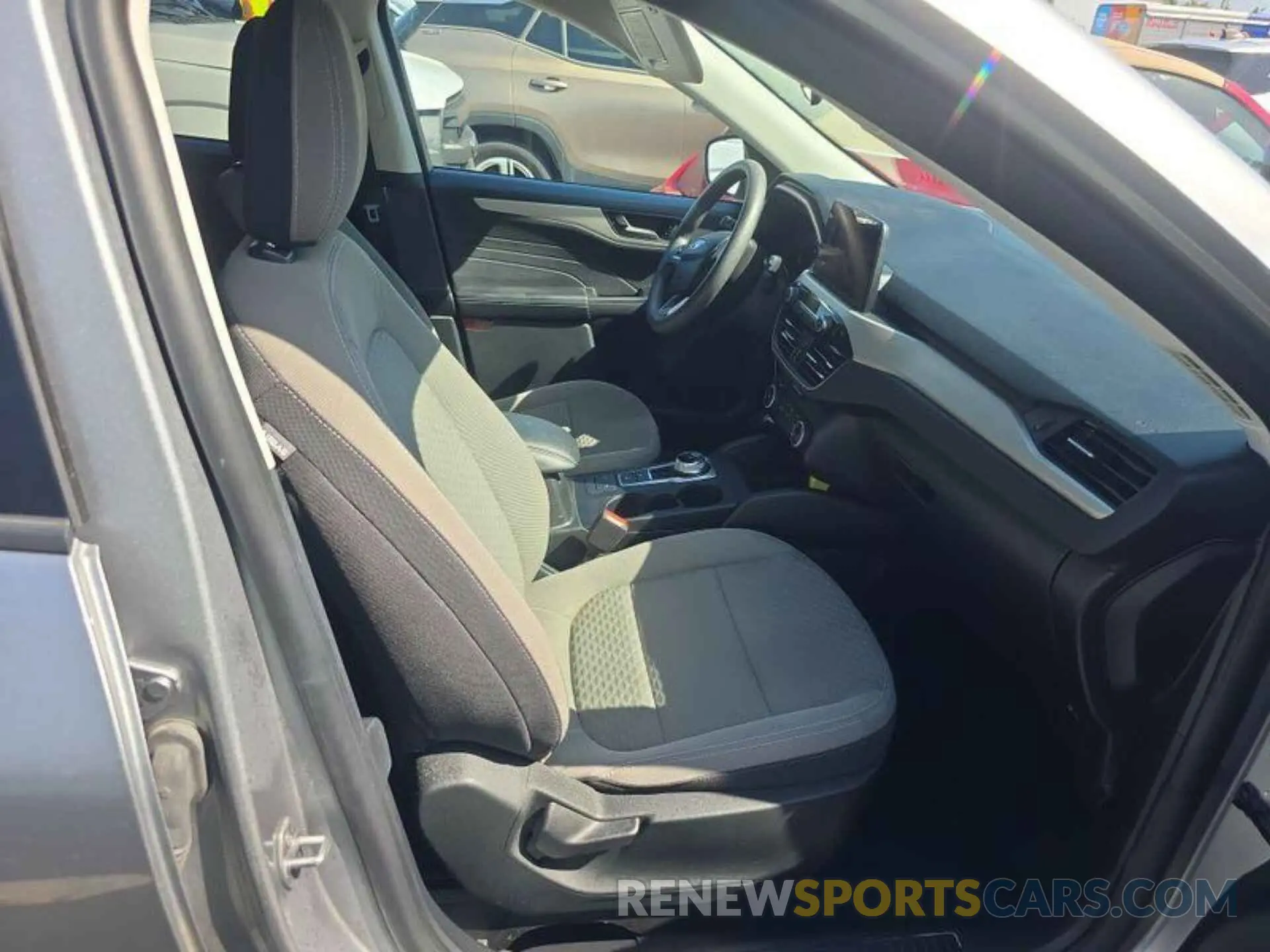8 Photograph of a damaged car 1FMCU0G60NUA61503 FORD ESCAPE 2022