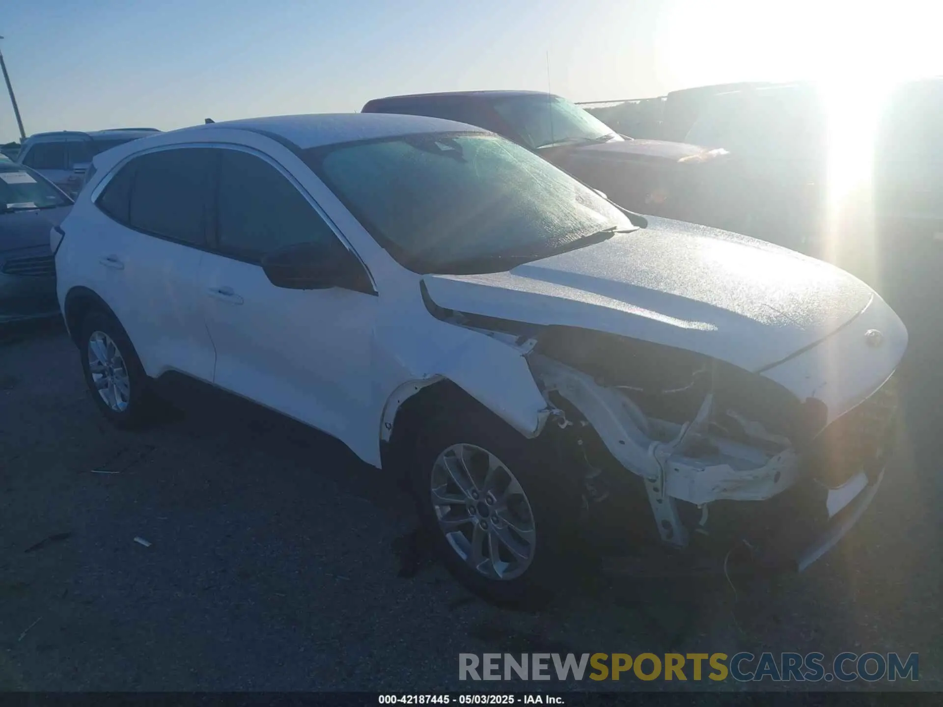 1 Photograph of a damaged car 1FMCU0G60NUA62683 FORD ESCAPE 2022