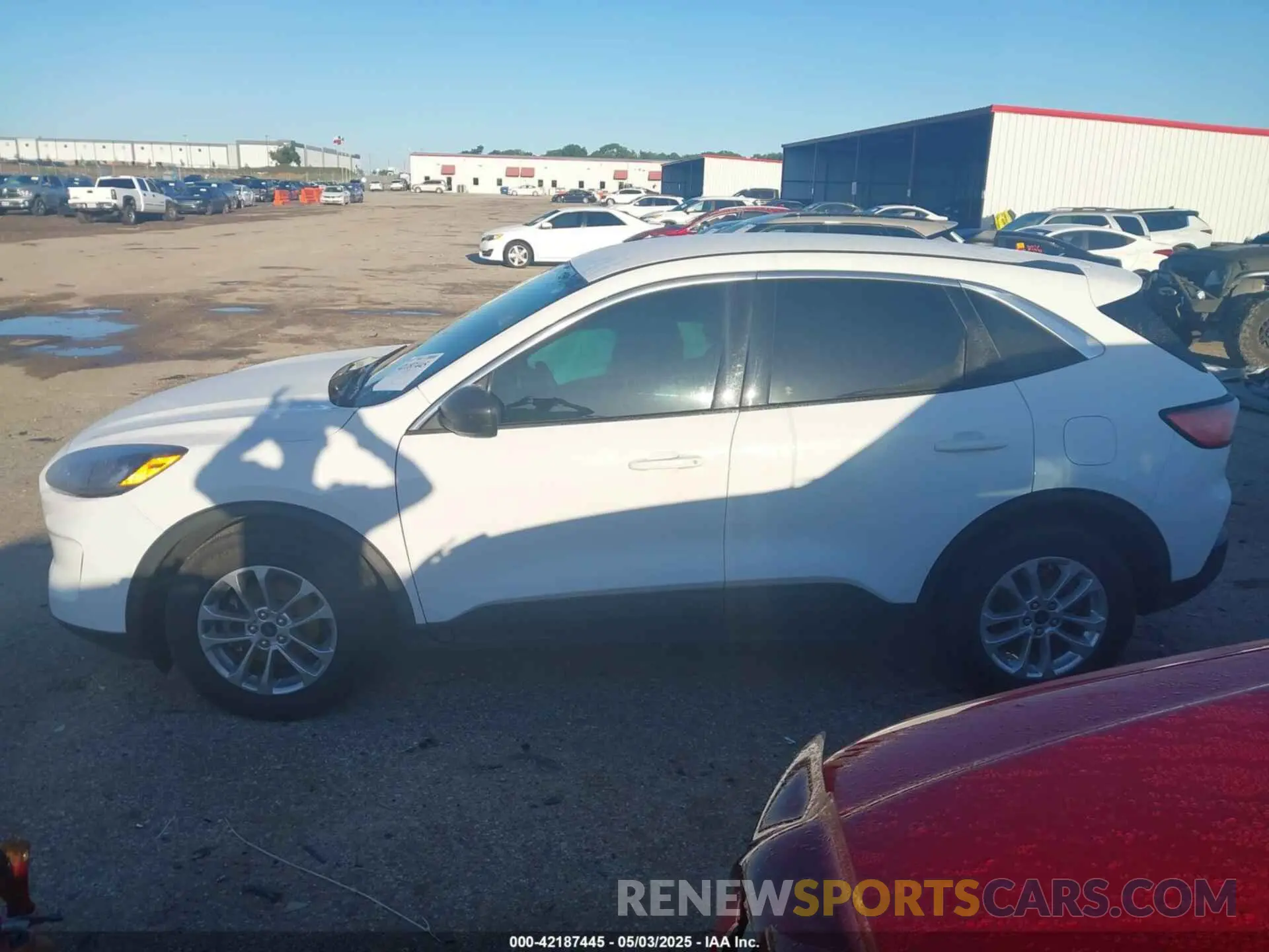 14 Photograph of a damaged car 1FMCU0G60NUA62683 FORD ESCAPE 2022