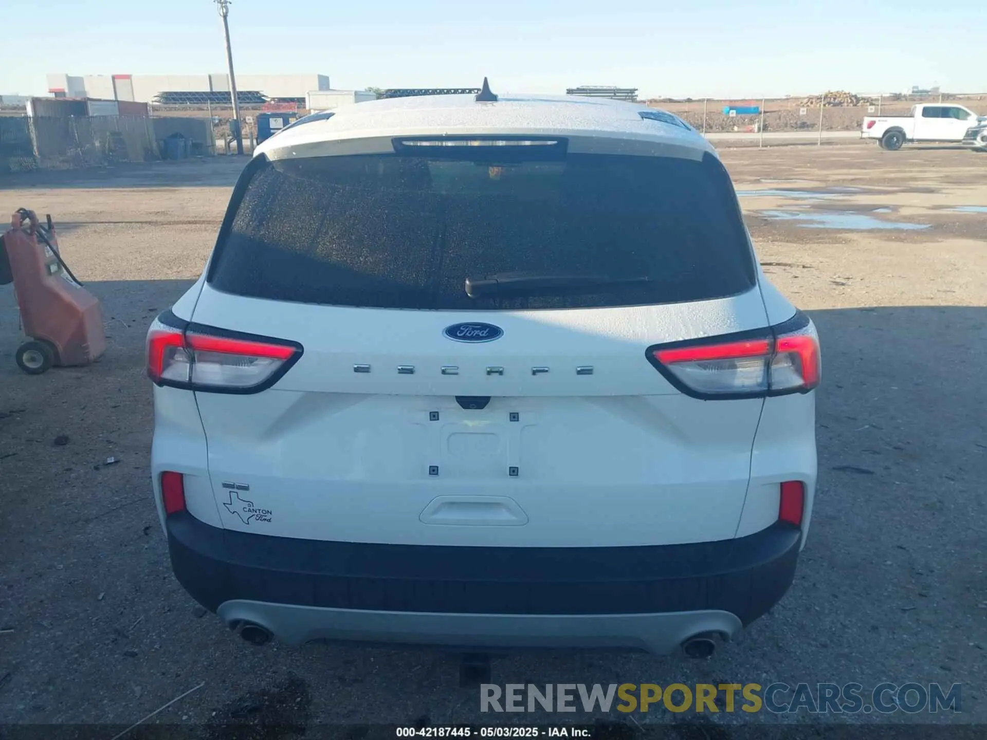 16 Photograph of a damaged car 1FMCU0G60NUA62683 FORD ESCAPE 2022