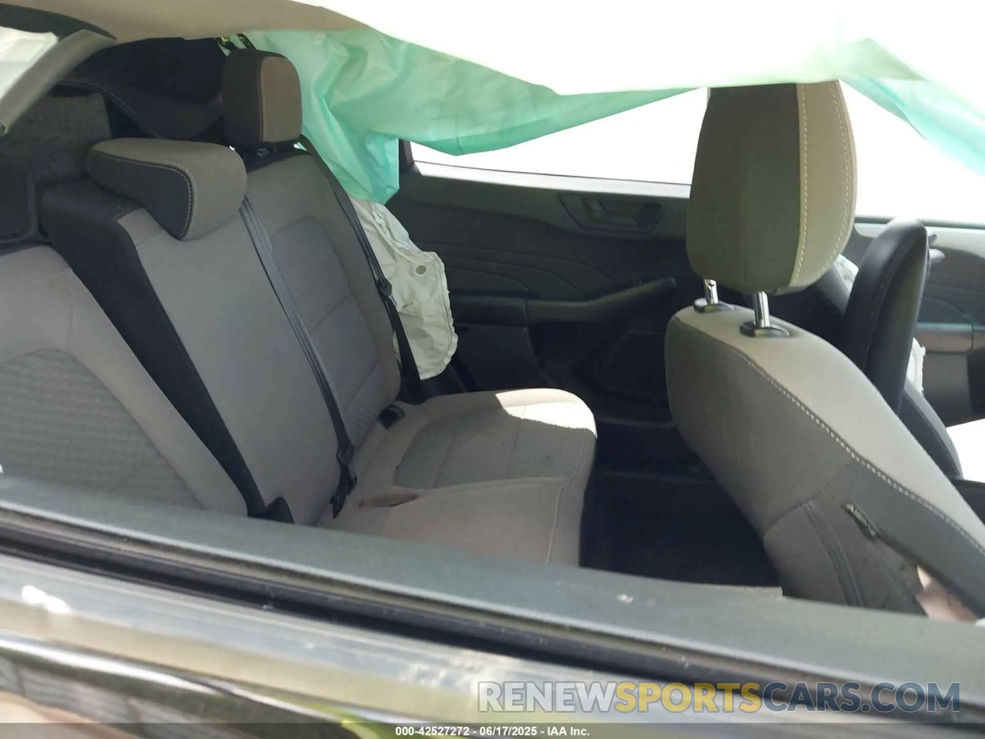 8 Photograph of a damaged car 1FMCU0G60NUA99216 FORD ESCAPE 2022