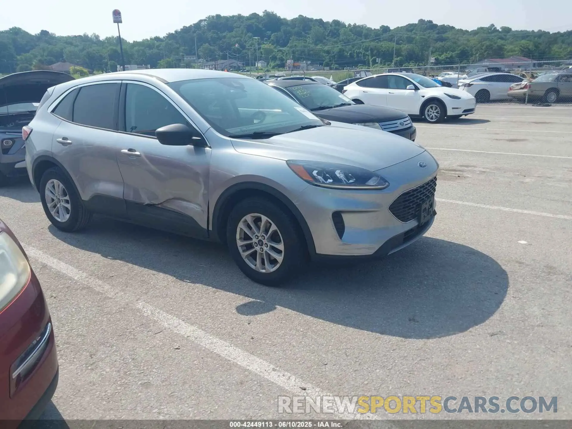 1 Photograph of a damaged car 1FMCU0G60NUB40699 FORD ESCAPE 2022