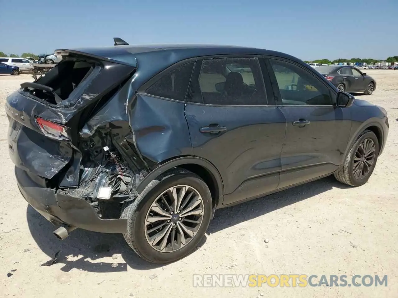3 Photograph of a damaged car 1FMCU0G60NUB62007 FORD ESCAPE 2022