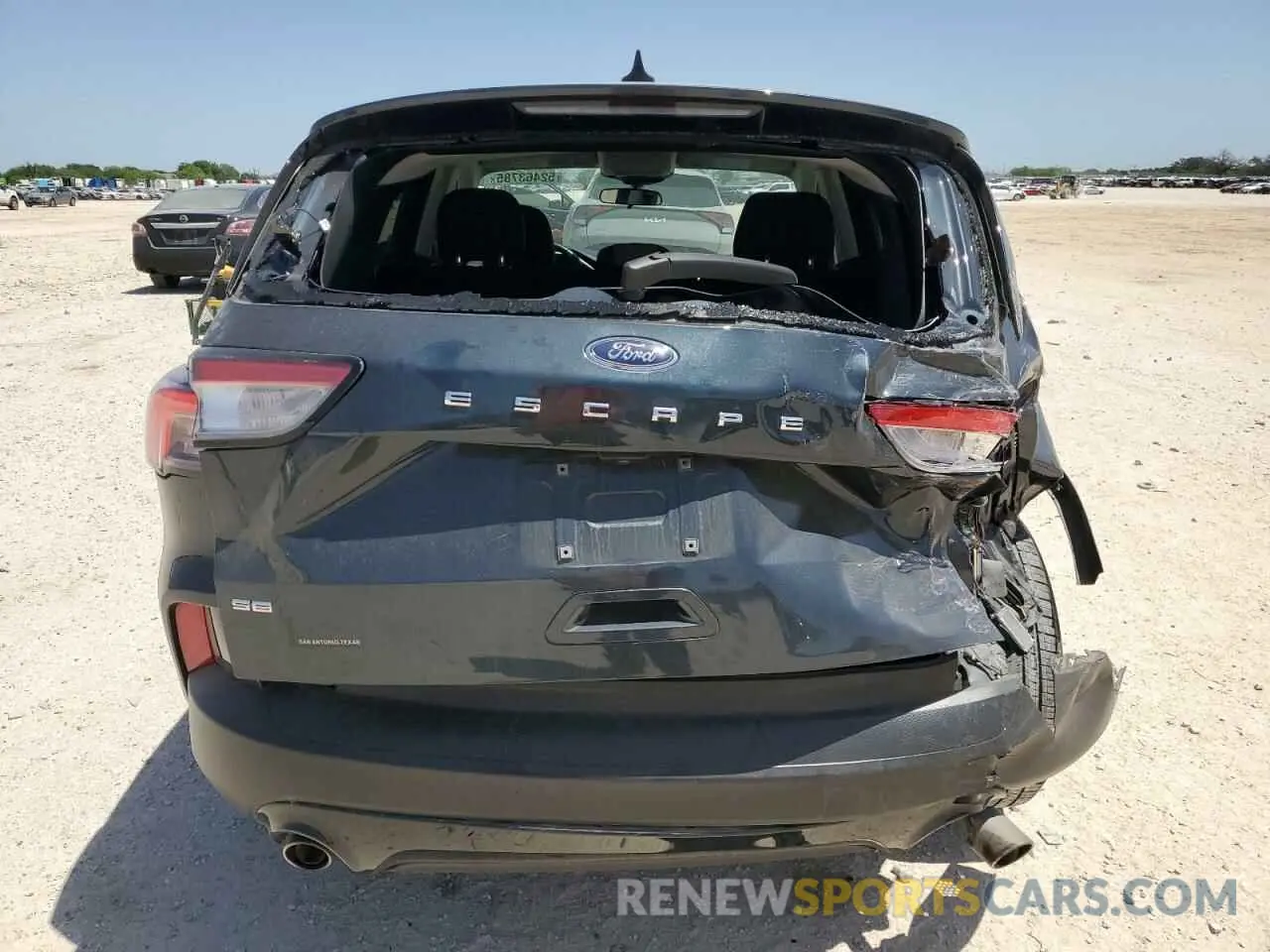6 Photograph of a damaged car 1FMCU0G60NUB62007 FORD ESCAPE 2022