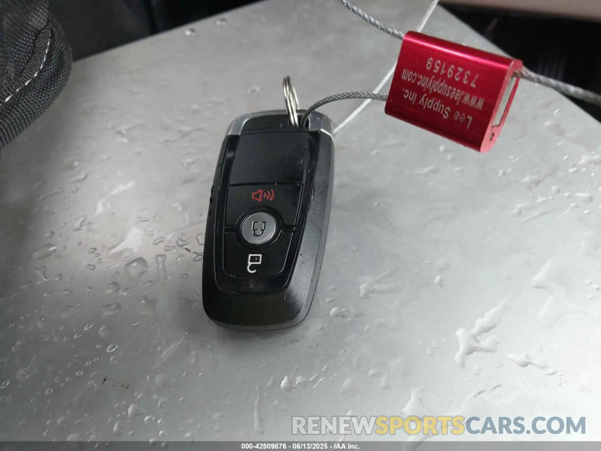 11 Photograph of a damaged car 1FMCU0G60NUB97694 FORD ESCAPE 2022