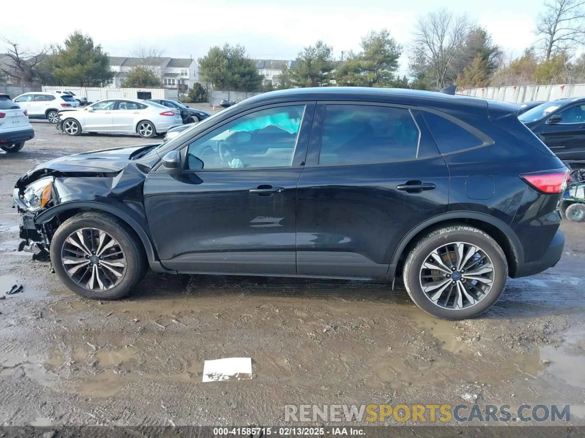 14 Photograph of a damaged car 1FMCU0G60NUC00349 FORD ESCAPE 2022